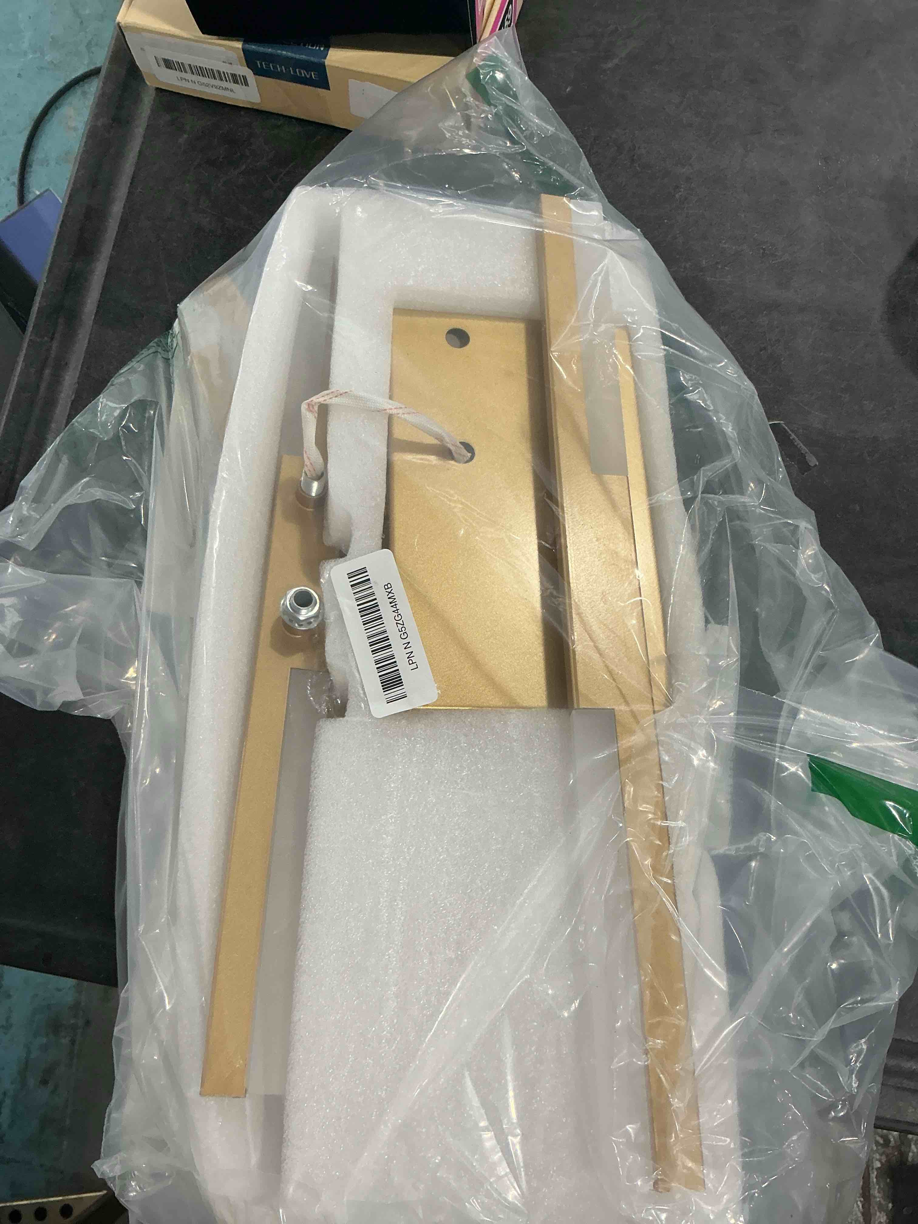 https://s3.amazonaws.com/lotting-images-prod/NonstopDeals/PNK3239166_1758828364950.jpeg