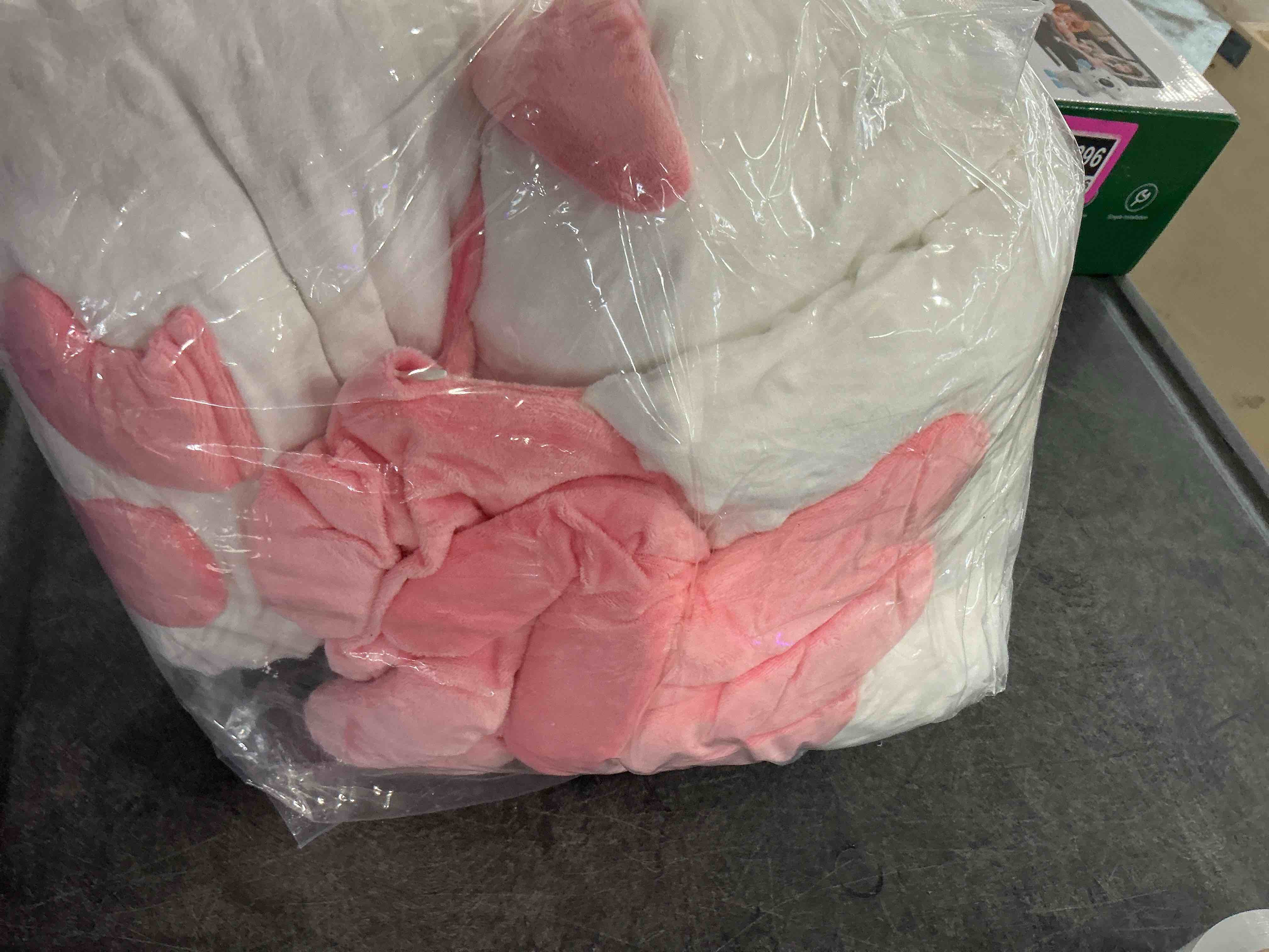 https://s3.amazonaws.com/lotting-images-prod/NonstopDeals/PNK3239302_1758909925409.jpeg