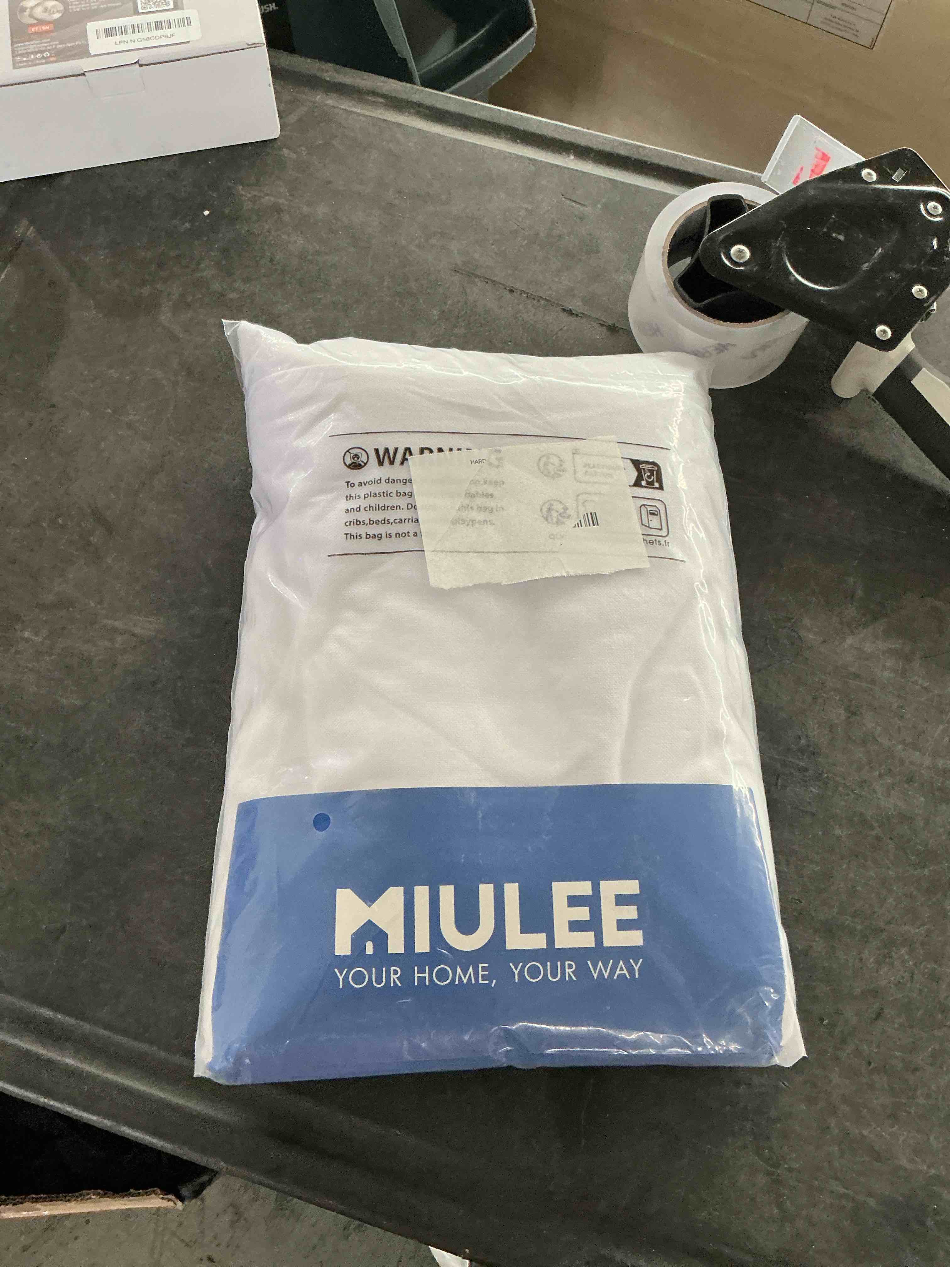 https://s3.amazonaws.com/lotting-images-prod/NonstopDeals/PNK3239438_1758994507894.jpeg