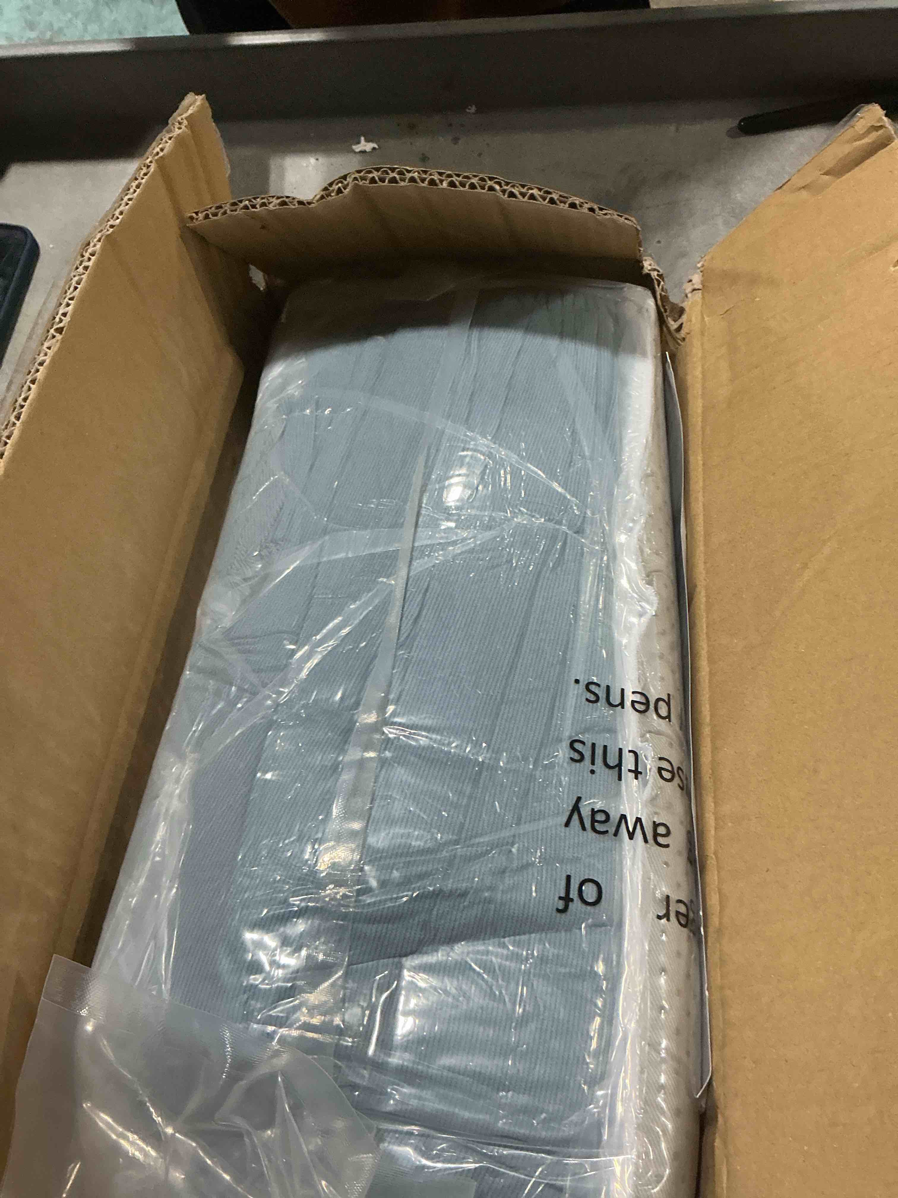 https://s3.amazonaws.com/lotting-images-prod/NonstopDeals/PNK3239617_1759022775041.jpeg