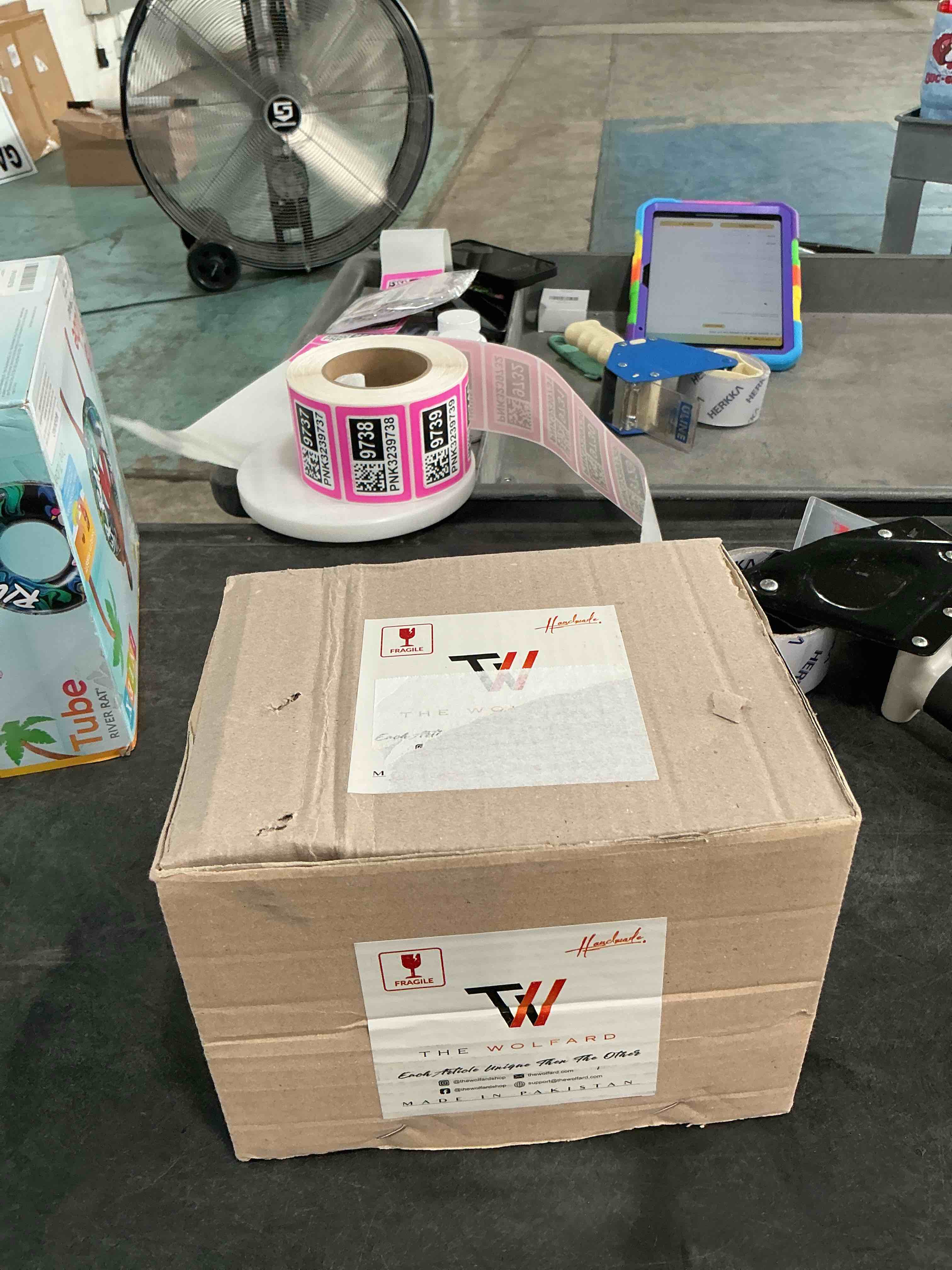 https://s3.amazonaws.com/lotting-images-prod/NonstopDeals/PNK3239729_1759095624734.jpeg