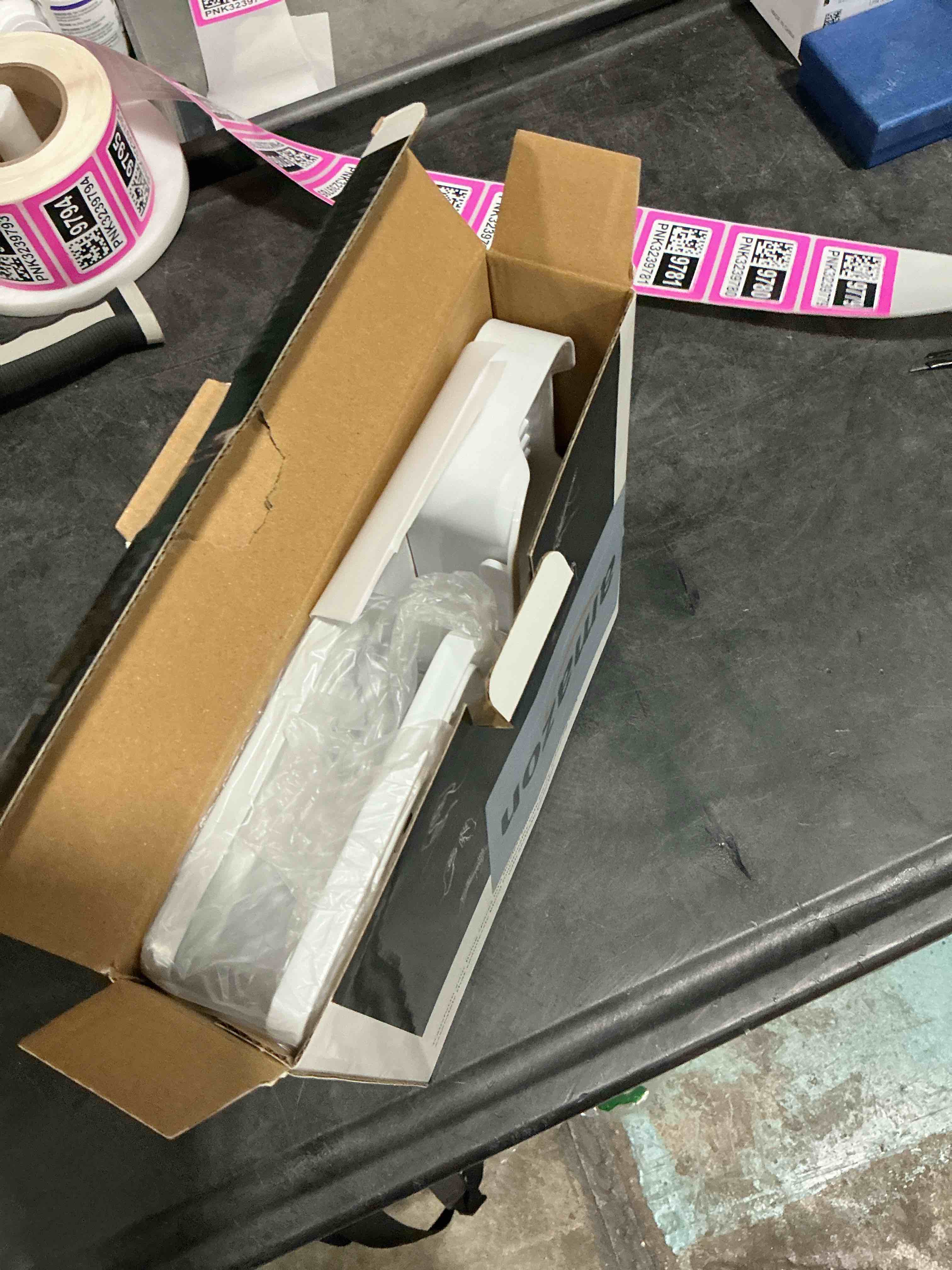 https://s3.amazonaws.com/lotting-images-prod/NonstopDeals/PNK3239779_1759102723063.jpeg