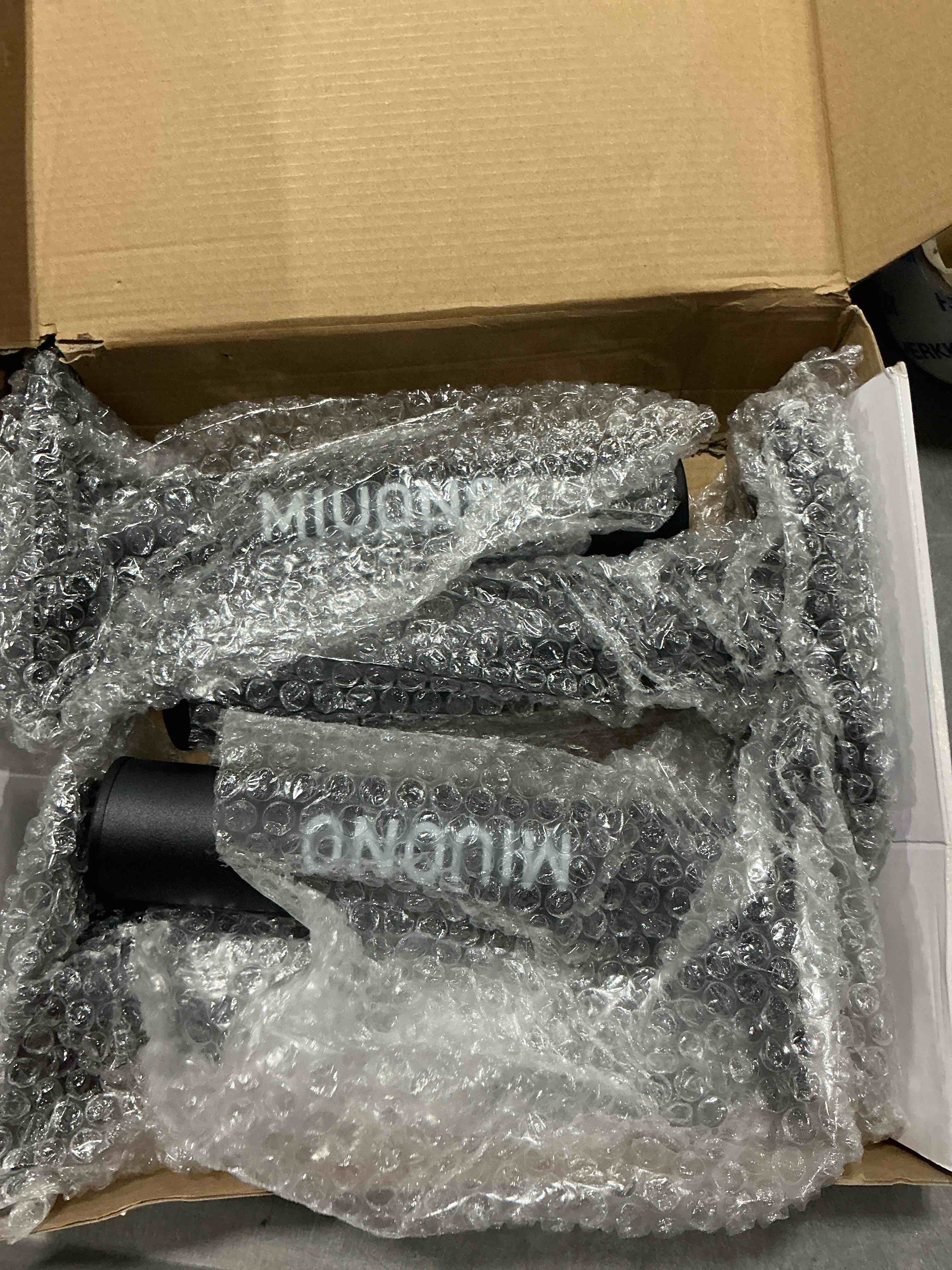https://s3.amazonaws.com/lotting-images-prod/NonstopDeals/PNK3239789_1759104001363.jpeg