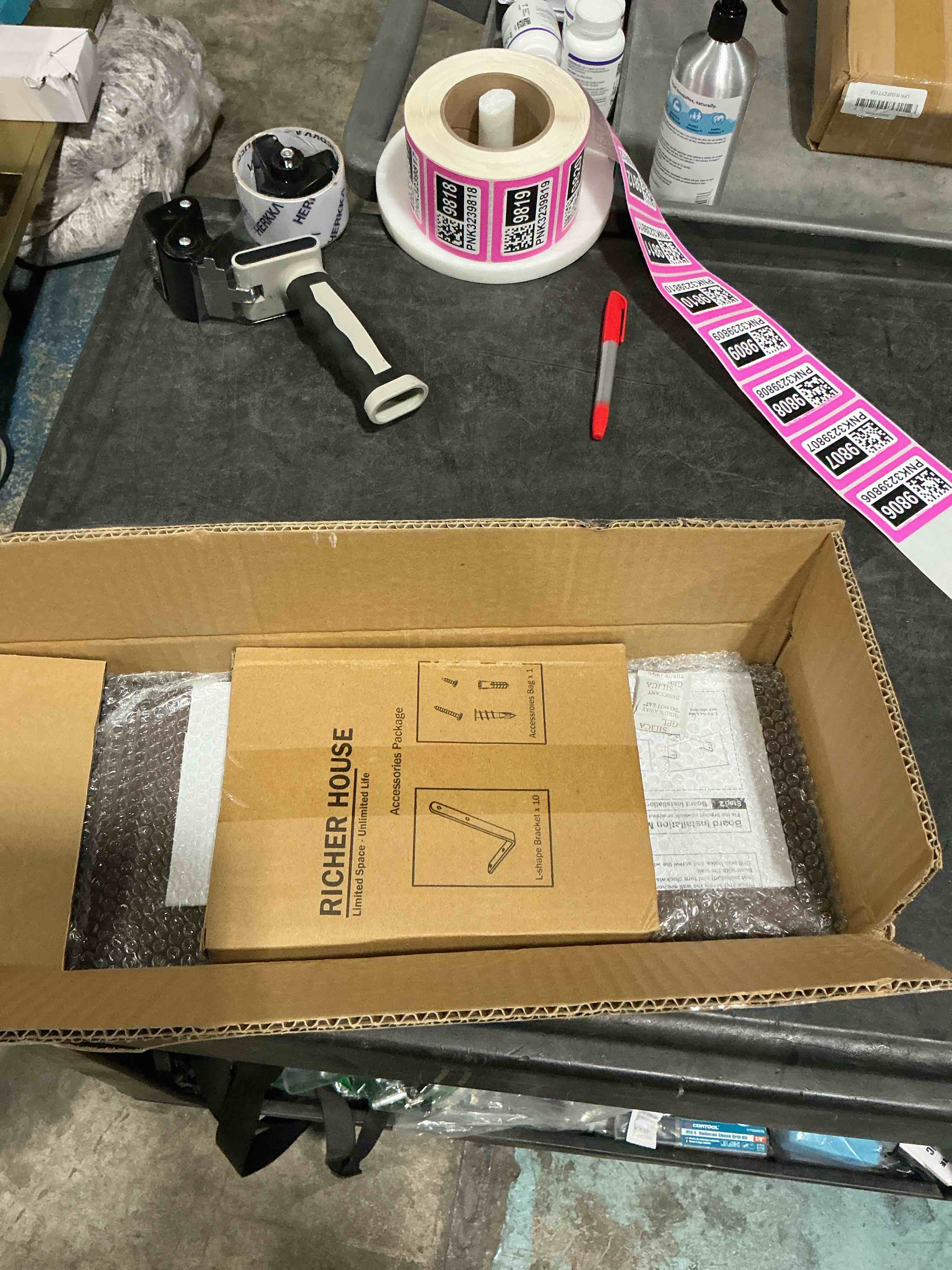 https://s3.amazonaws.com/lotting-images-prod/NonstopDeals/PNK3239806_1759105235947.jpeg
