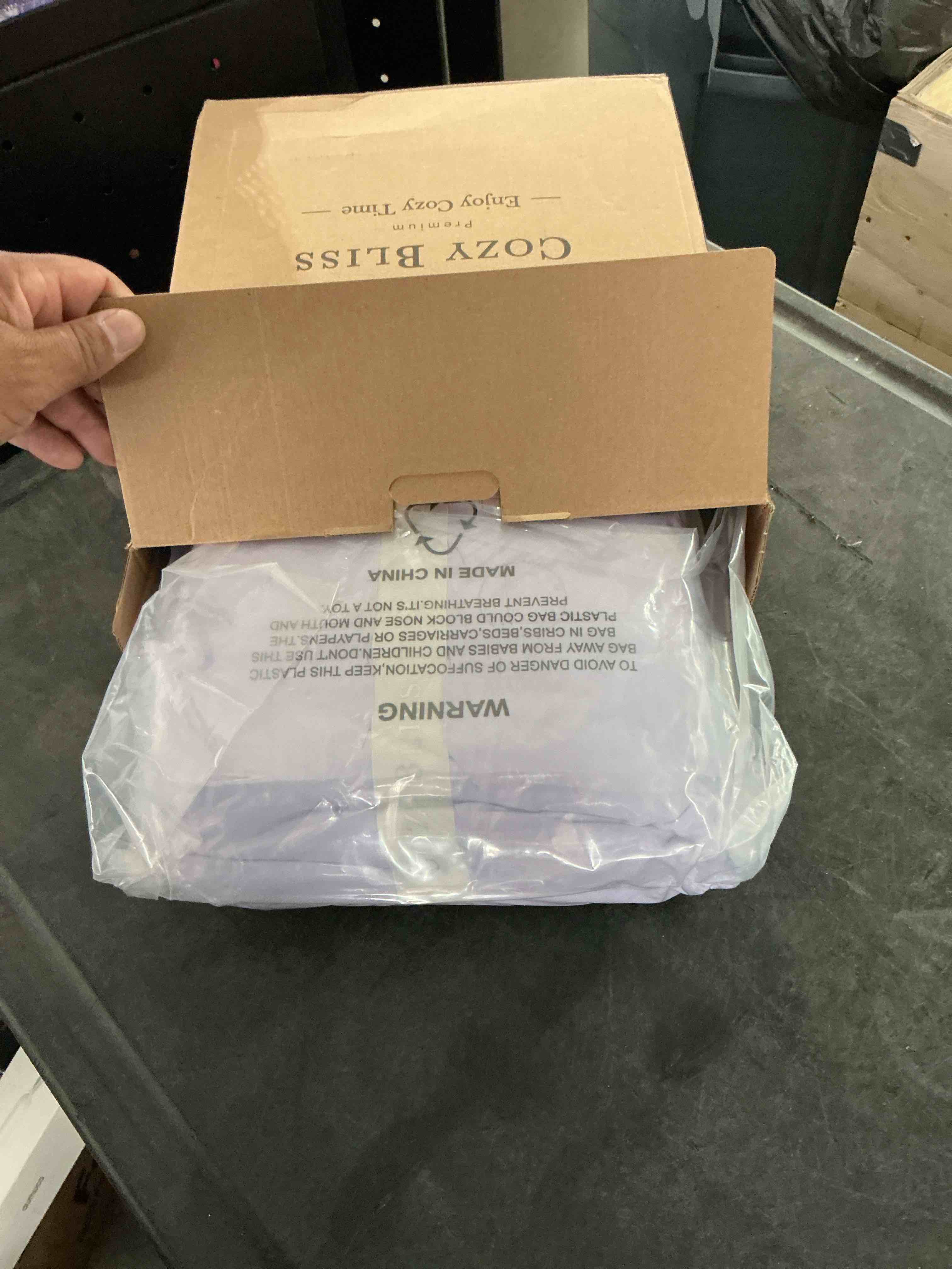 https://s3.amazonaws.com/lotting-images-prod/NonstopDeals/PNK3239878_1759247106124.jpeg