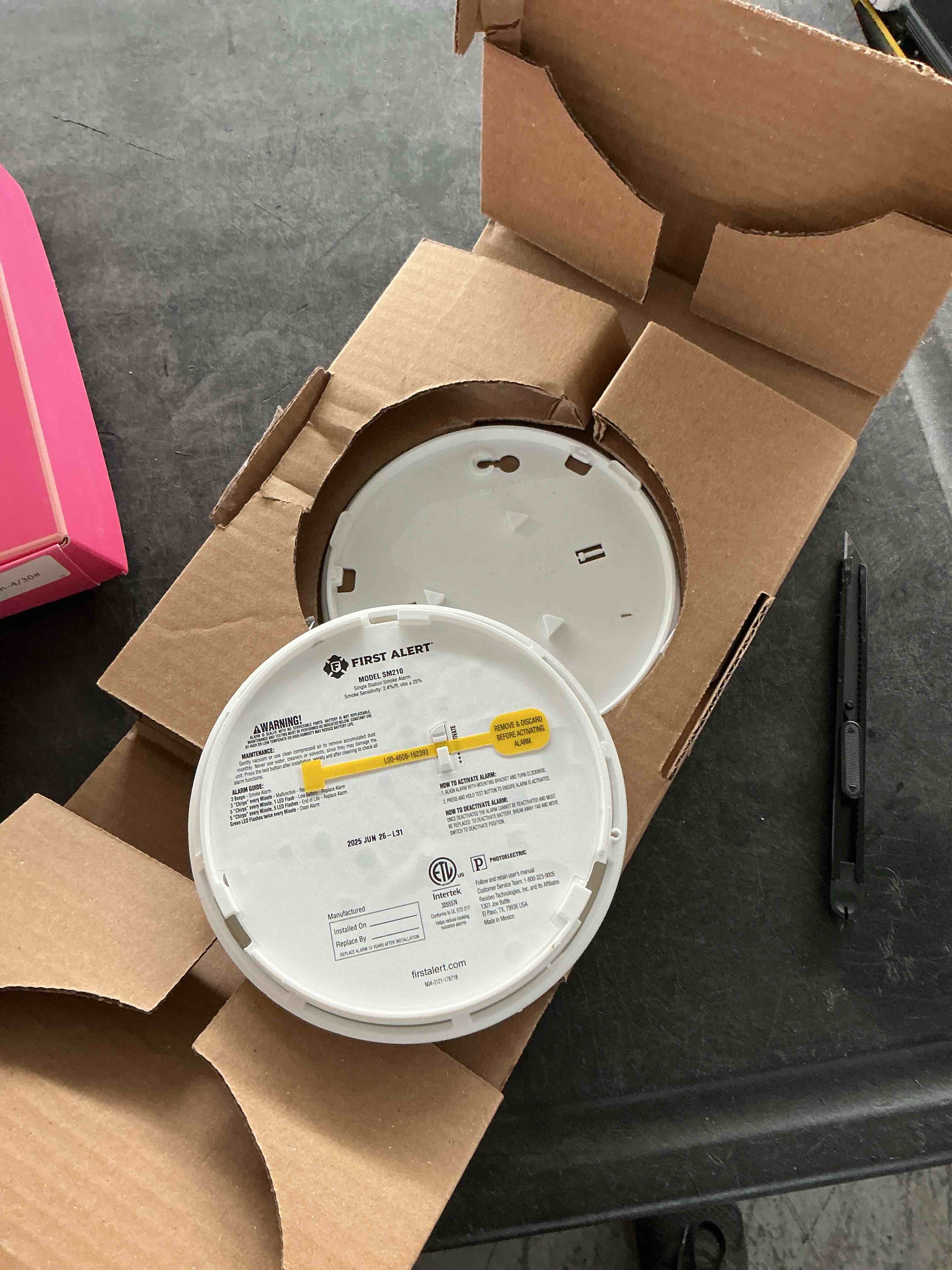 https://s3.amazonaws.com/lotting-images-prod/NonstopDeals/PNK3240160_1759344049393.jpeg