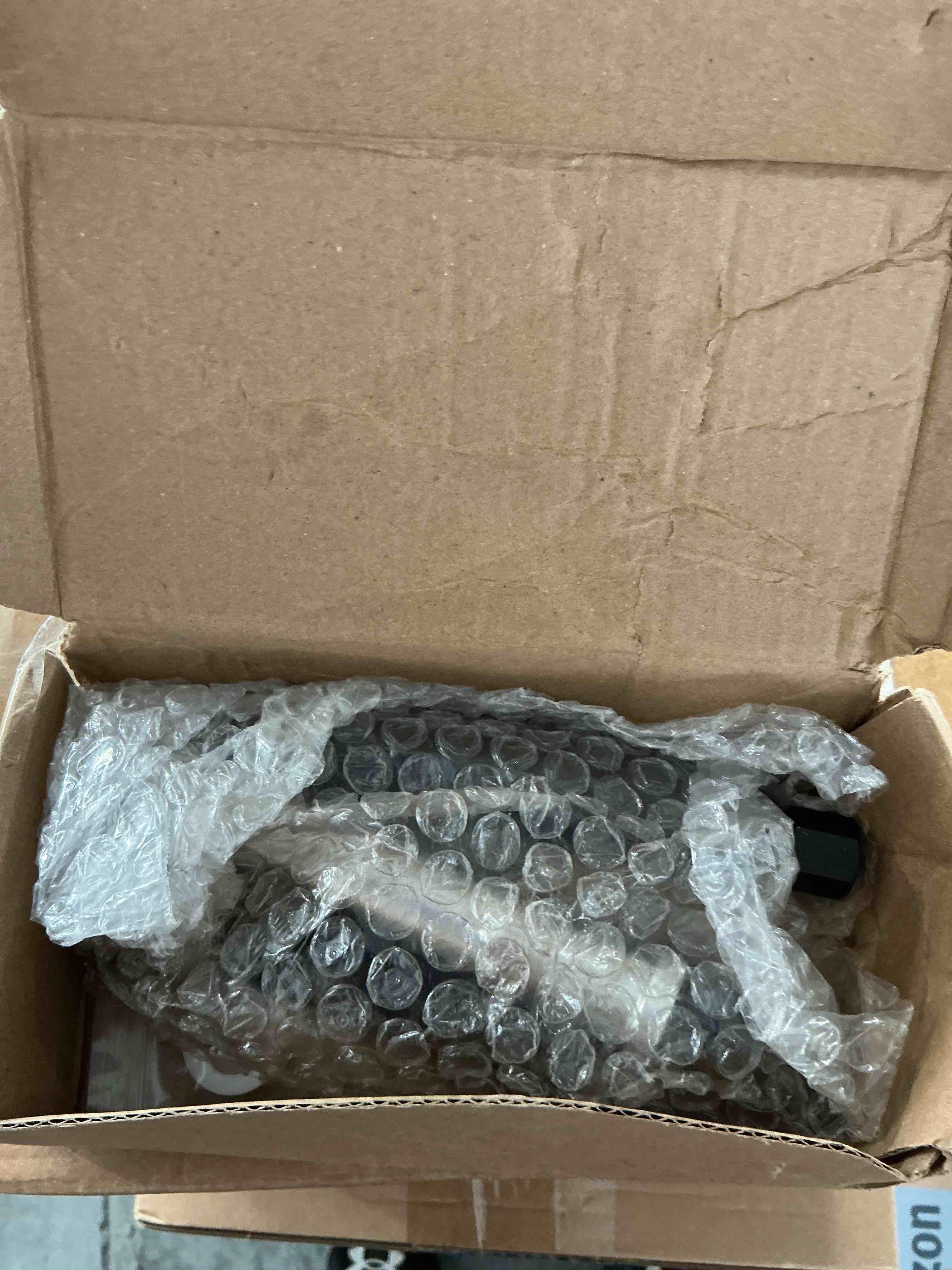 https://s3.amazonaws.com/lotting-images-prod/NonstopDeals/PNK3240184_1759351838842.jpeg
