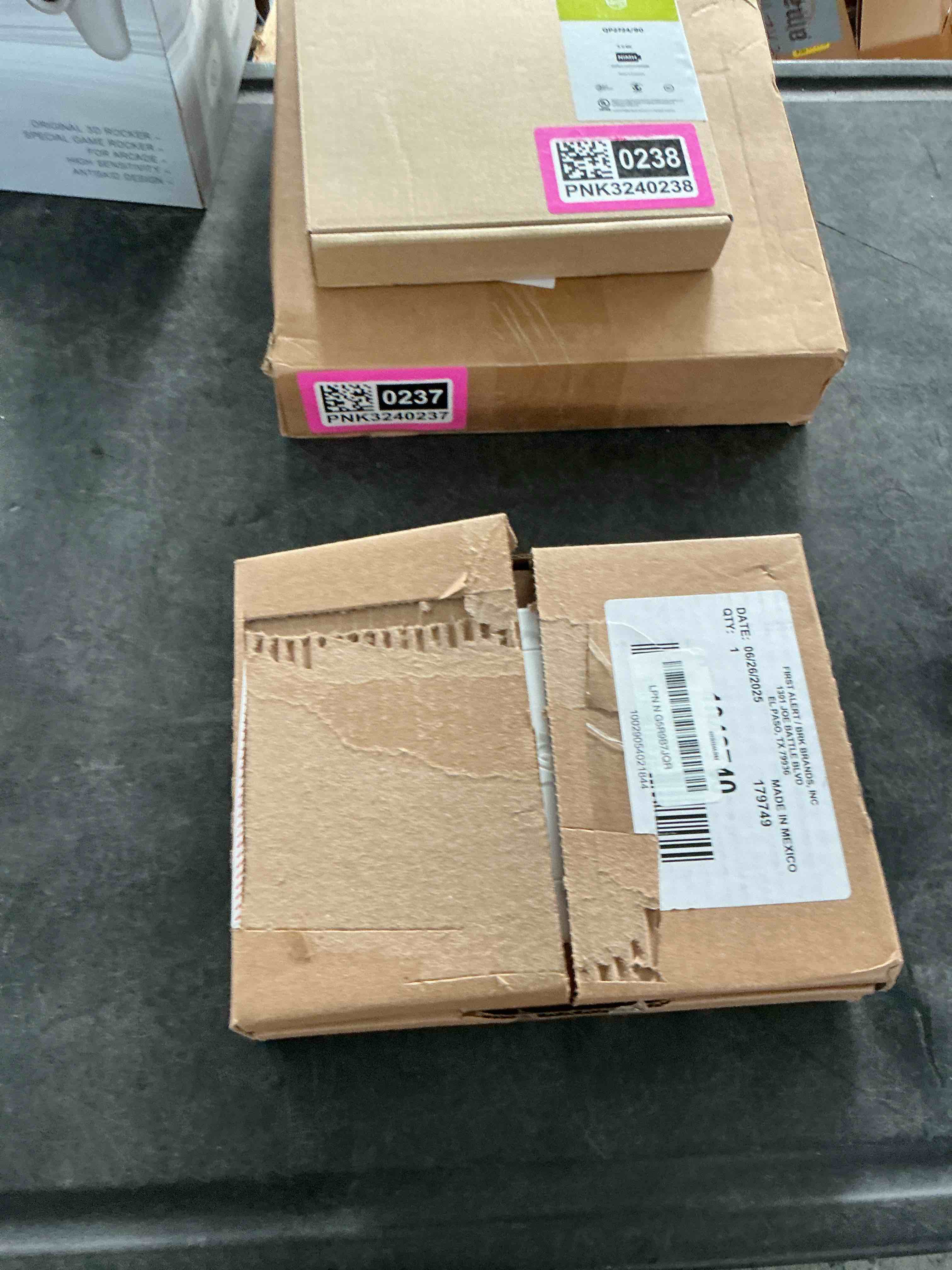 https://s3.amazonaws.com/lotting-images-prod/NonstopDeals/PNK3240239_1759351214493.jpeg