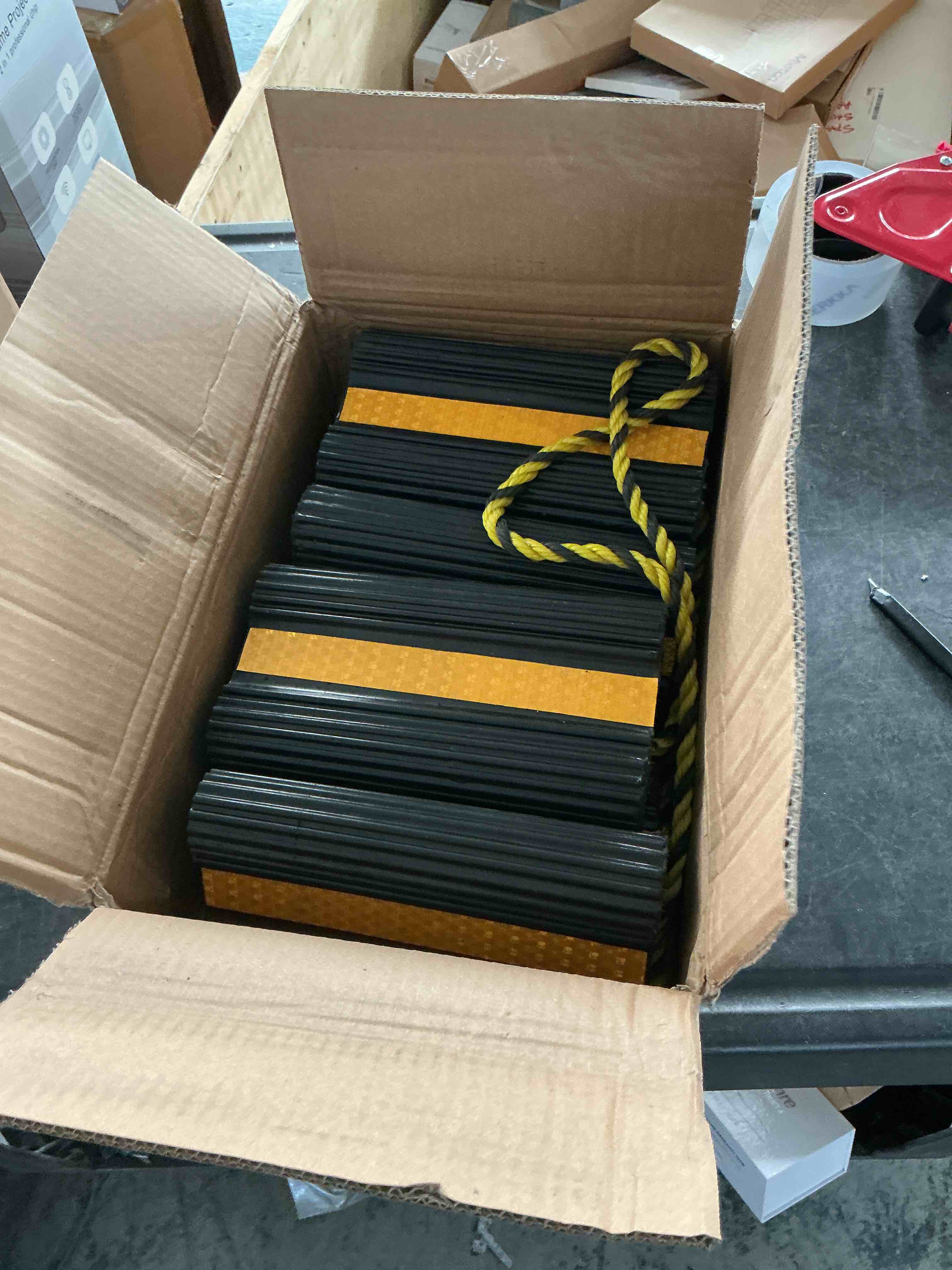 https://s3.amazonaws.com/lotting-images-prod/NonstopDeals/PNK3240255_1759354041673.jpeg