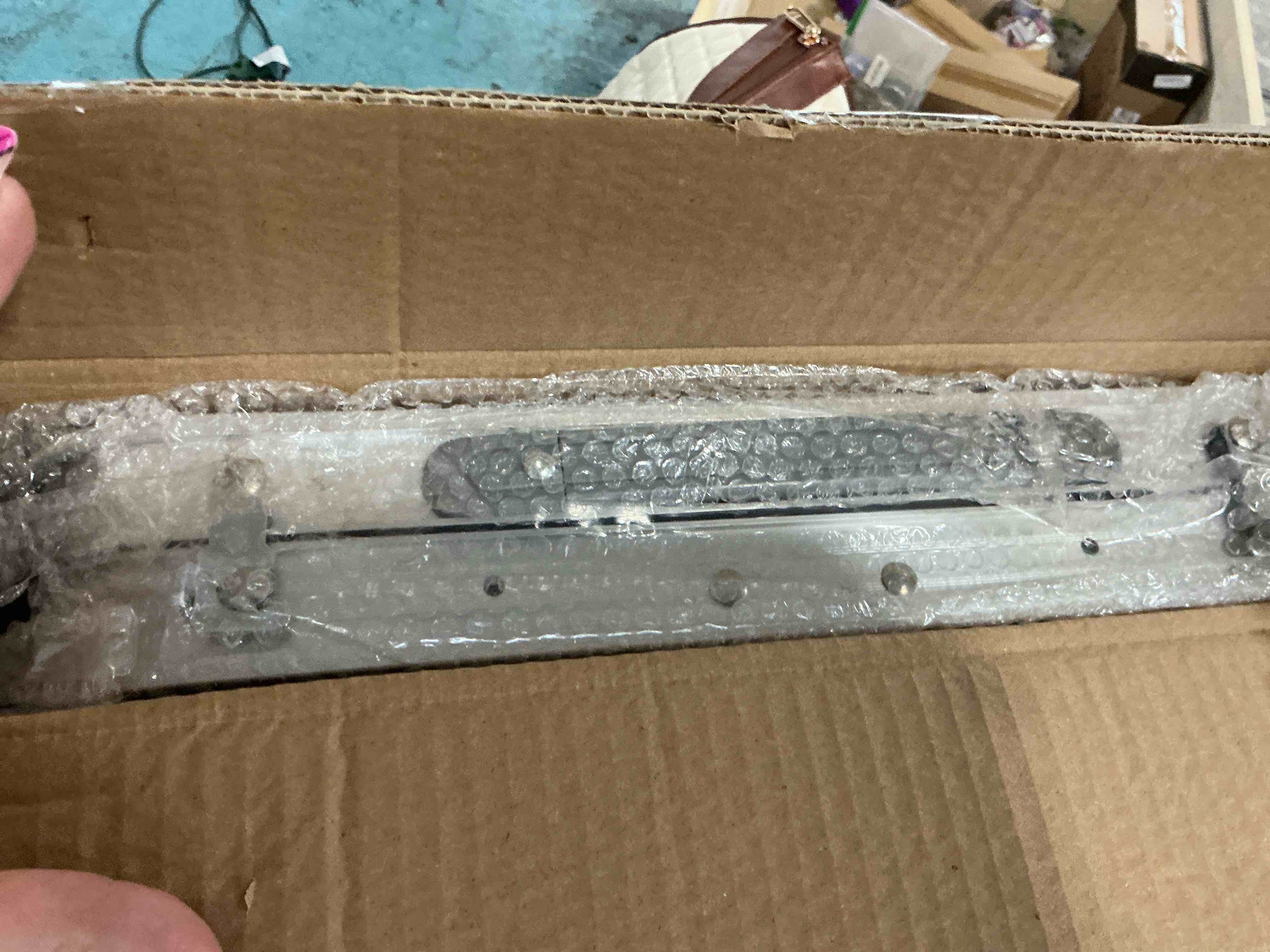 https://s3.amazonaws.com/lotting-images-prod/NonstopDeals/PNK3240628_1759780913440.jpeg