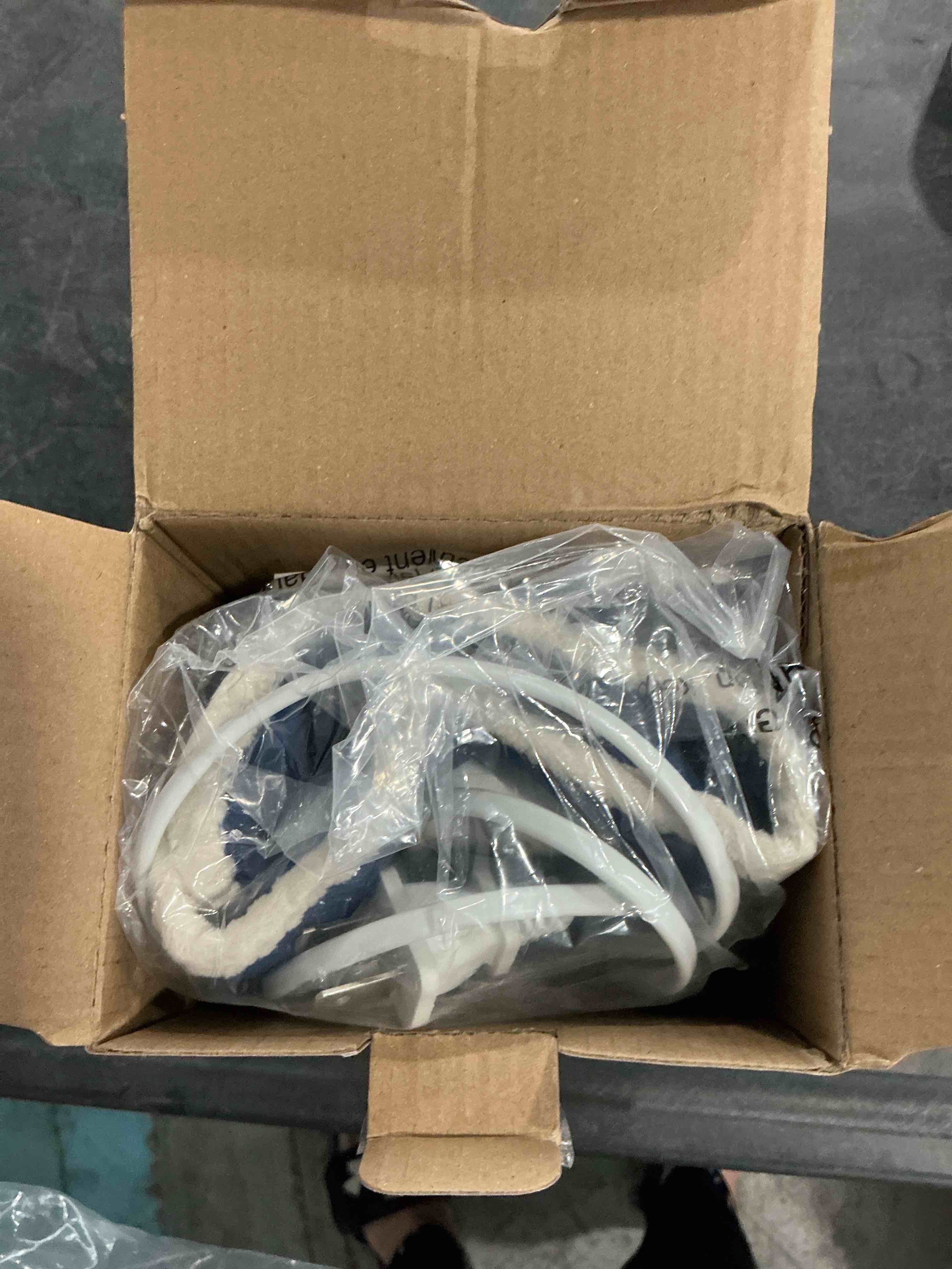 https://s3.amazonaws.com/lotting-images-prod/NonstopDeals/PNK3240635_1759781853742.jpeg