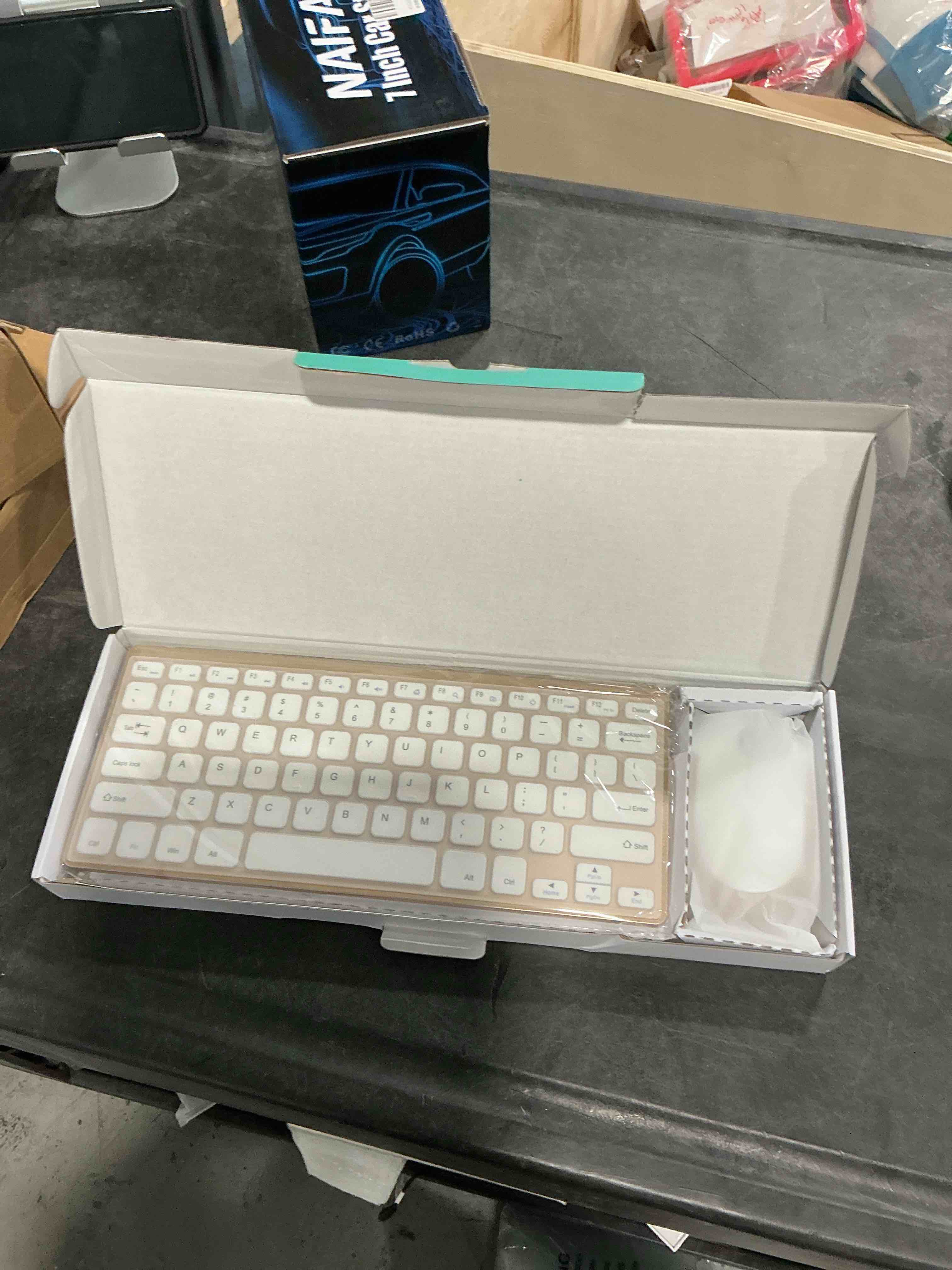 https://s3.amazonaws.com/lotting-images-prod/NonstopDeals/PNK3240656_1759783084142.jpeg