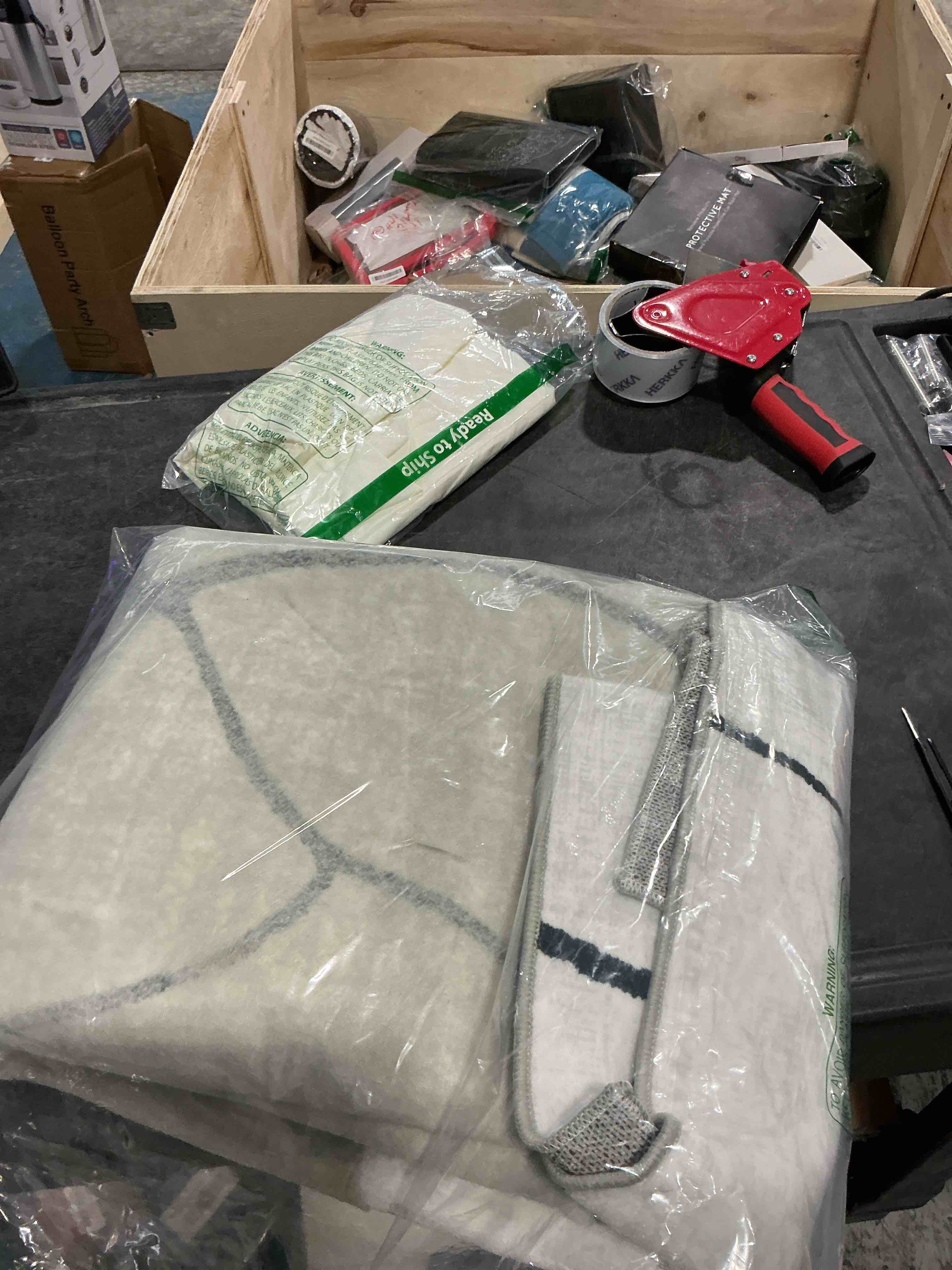 https://s3.amazonaws.com/lotting-images-prod/NonstopDeals/PNK3240701_1759784985590.jpeg
