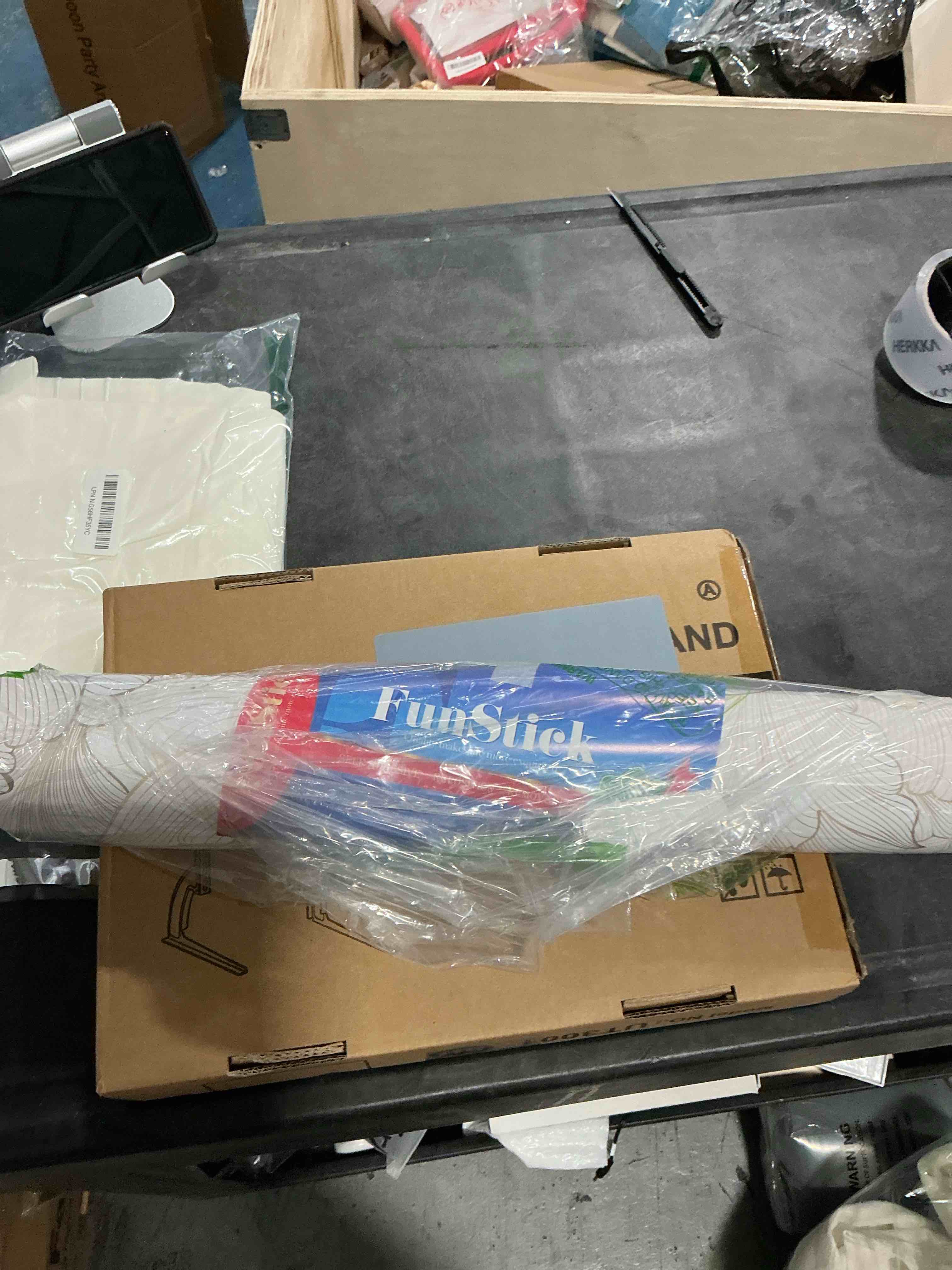 https://s3.amazonaws.com/lotting-images-prod/NonstopDeals/PNK3240717_1759785943823.jpeg