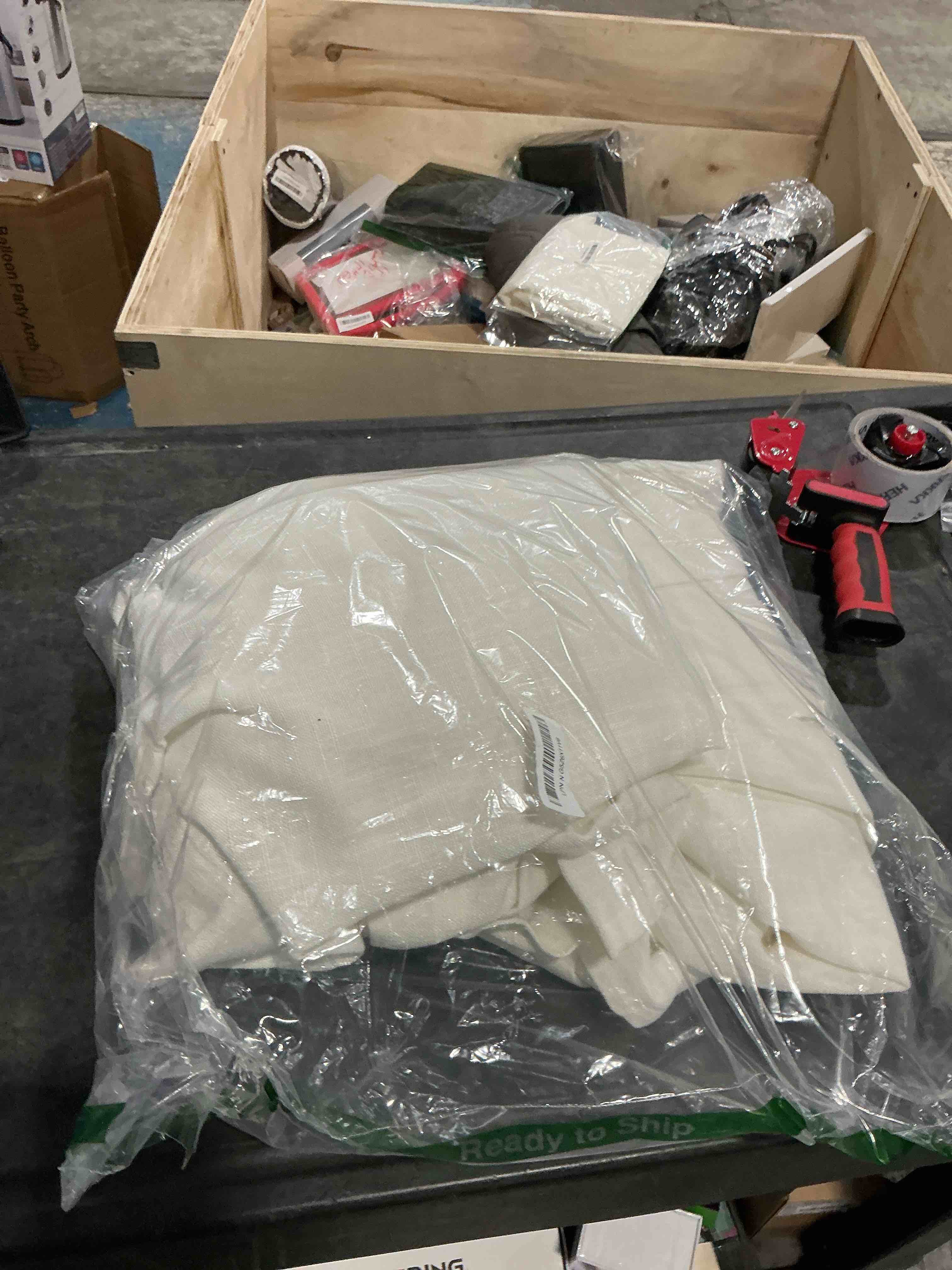 https://s3.amazonaws.com/lotting-images-prod/NonstopDeals/PNK3240724_1759786245275.jpeg