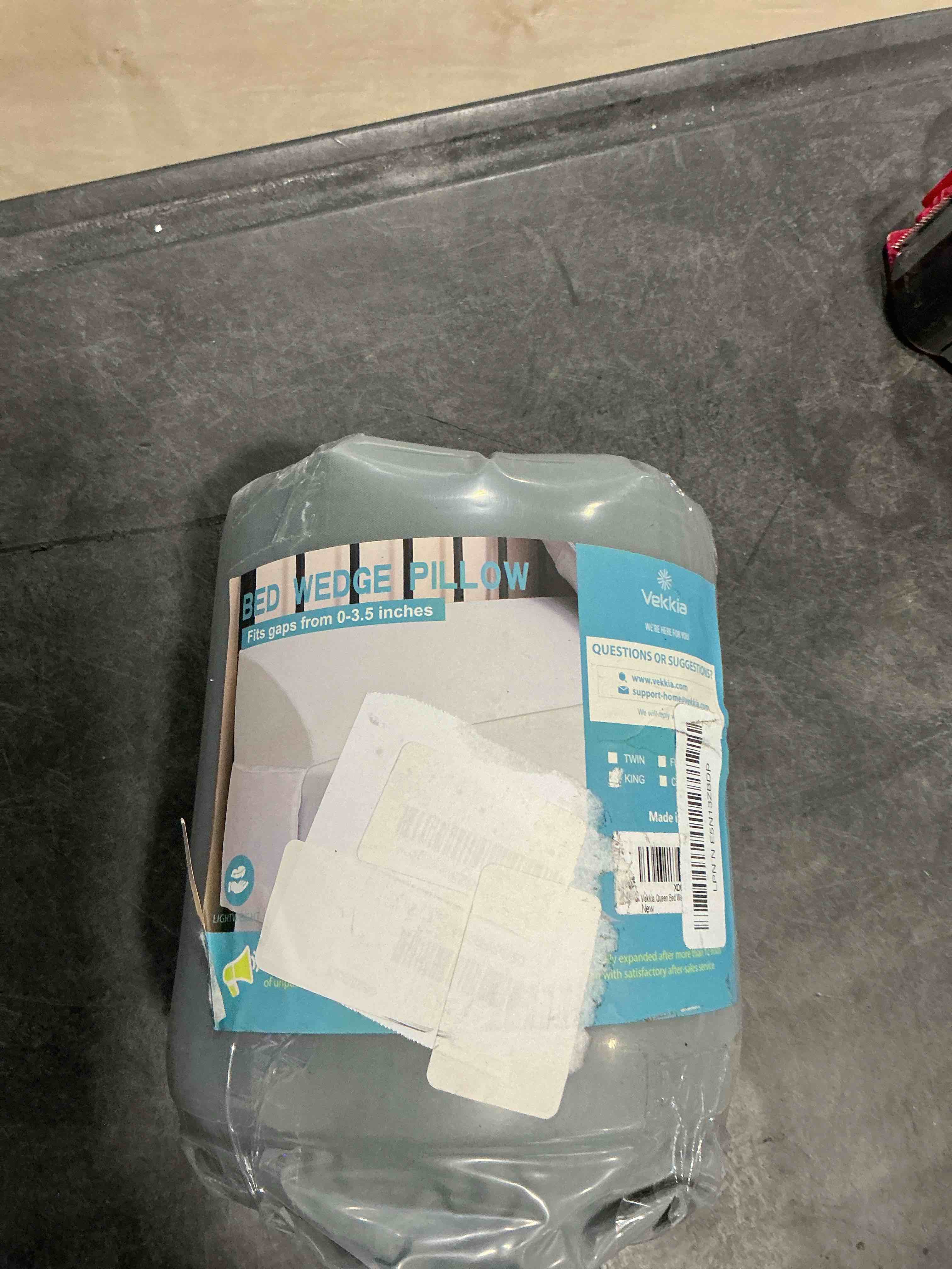 https://s3.amazonaws.com/lotting-images-prod/NonstopDeals/PNK3240726_1759786337661.jpeg