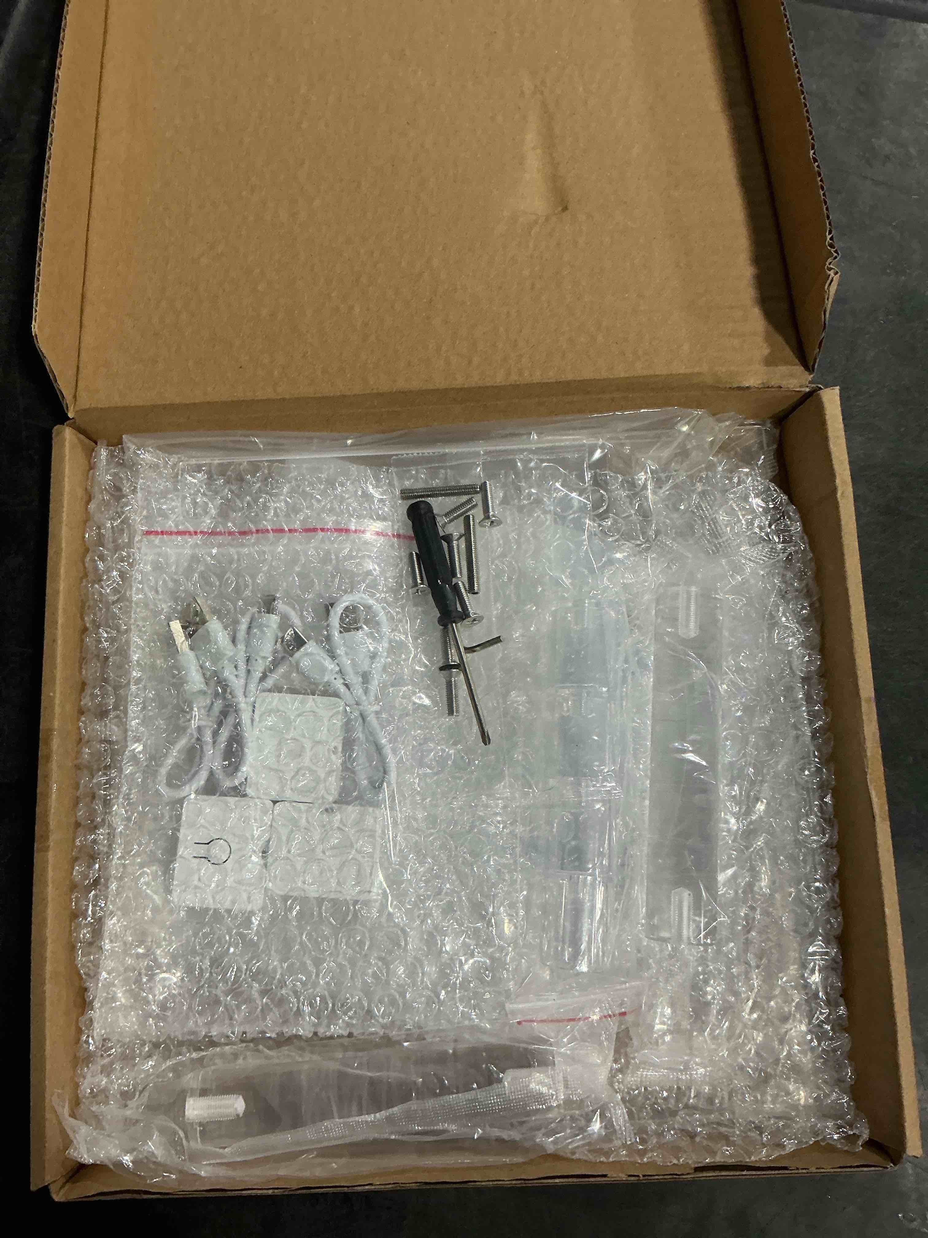 https://s3.amazonaws.com/lotting-images-prod/NonstopDeals/PNK3240904_1759884344957.jpeg