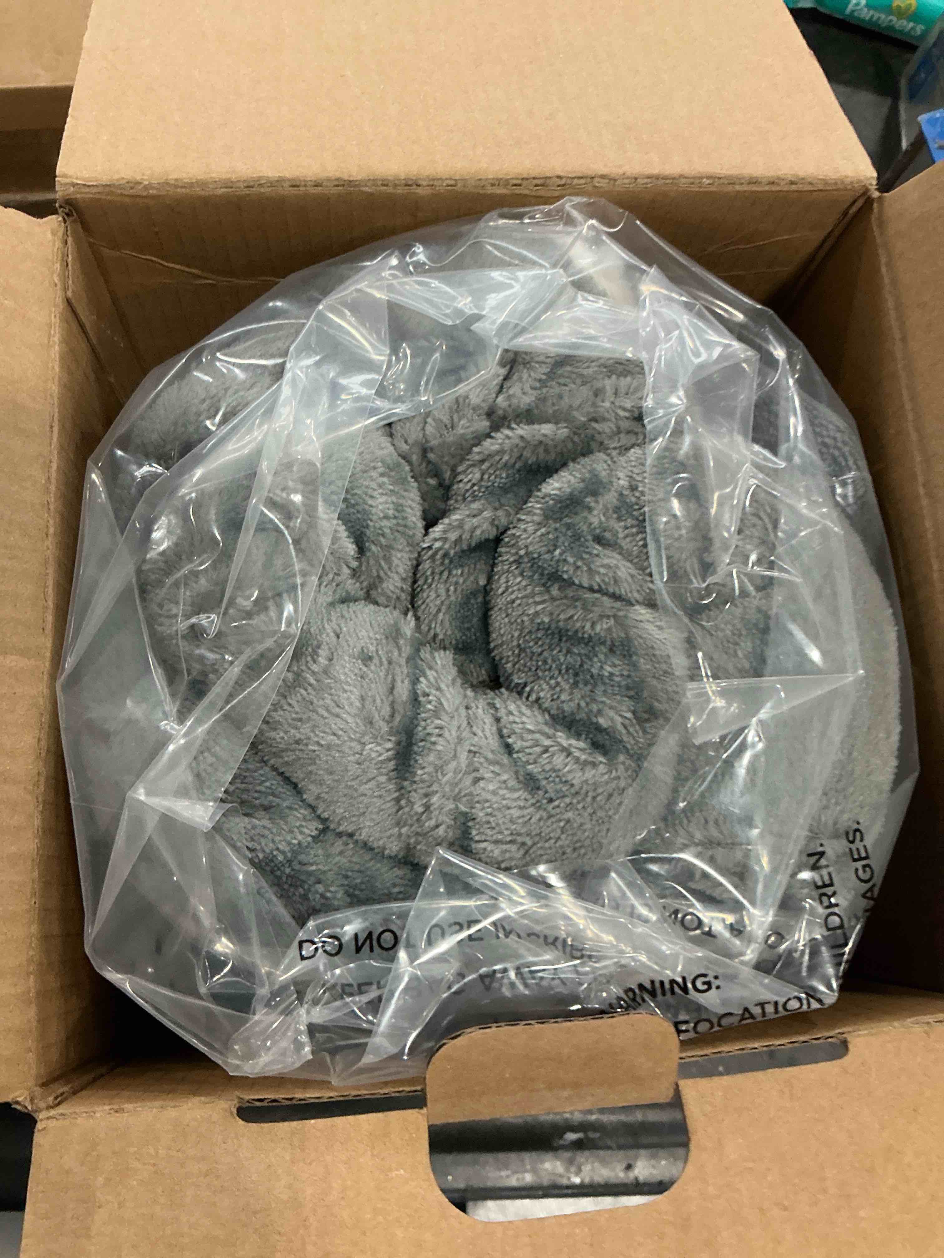Condition photo showing Good Condition for Bedsure GentleSoft Sherpa Fleece Throw Blanket for Couch - Thick and Warm Christmas Blanket for Winter, Soft Fuzzy Plush Throw Gift for Women, Grey, 50x60 Inches 01 - Grey Throw (50" x 60")