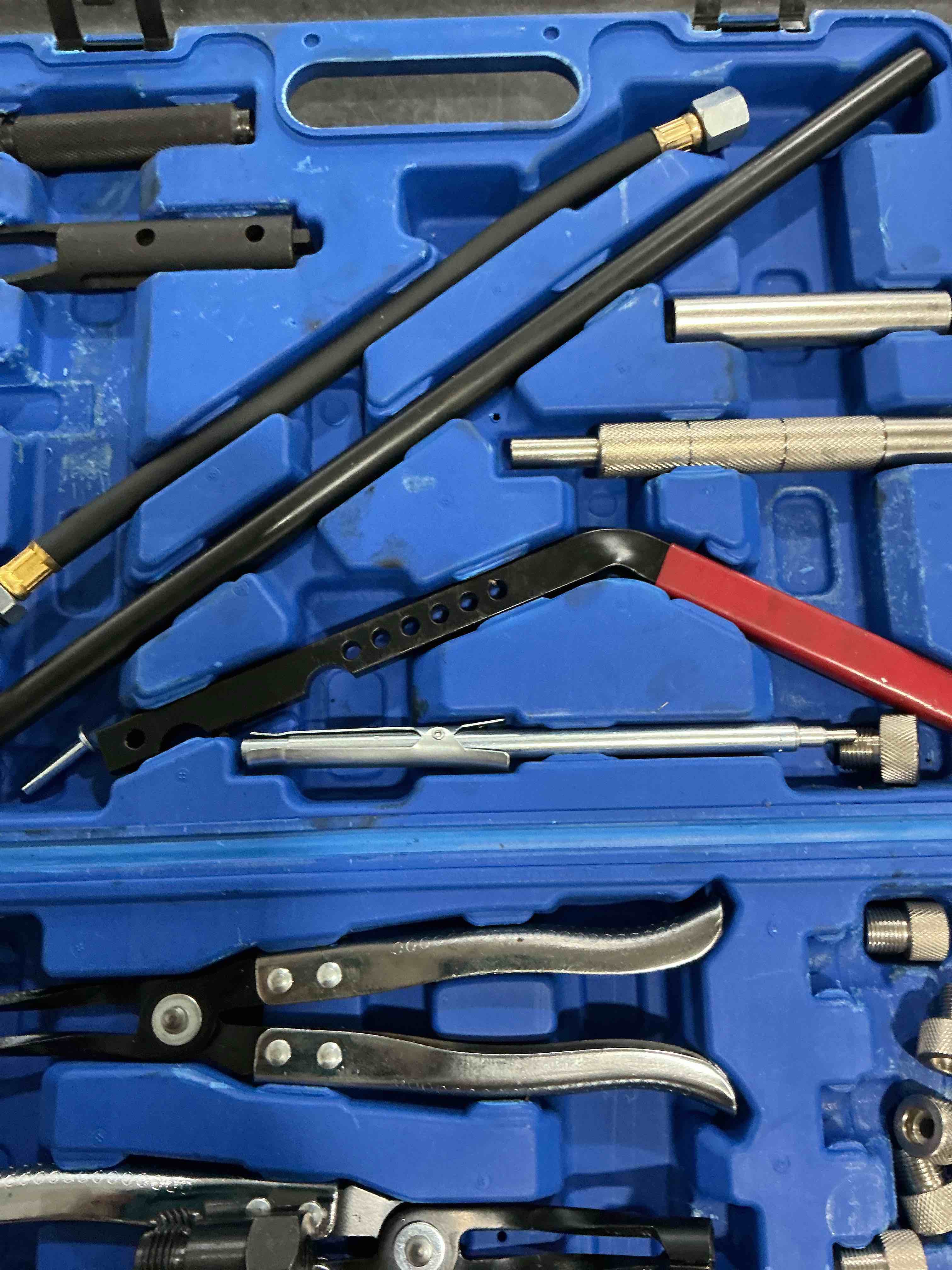 Condition photo showing Good Condition for Valve Spring Compressor Universal Overhead Engine Valve Spring Remover and Installer OHV OHC Compressor Tool Valve Stem Tool Valve Holder Tool Valve Keeper Remover and Installer