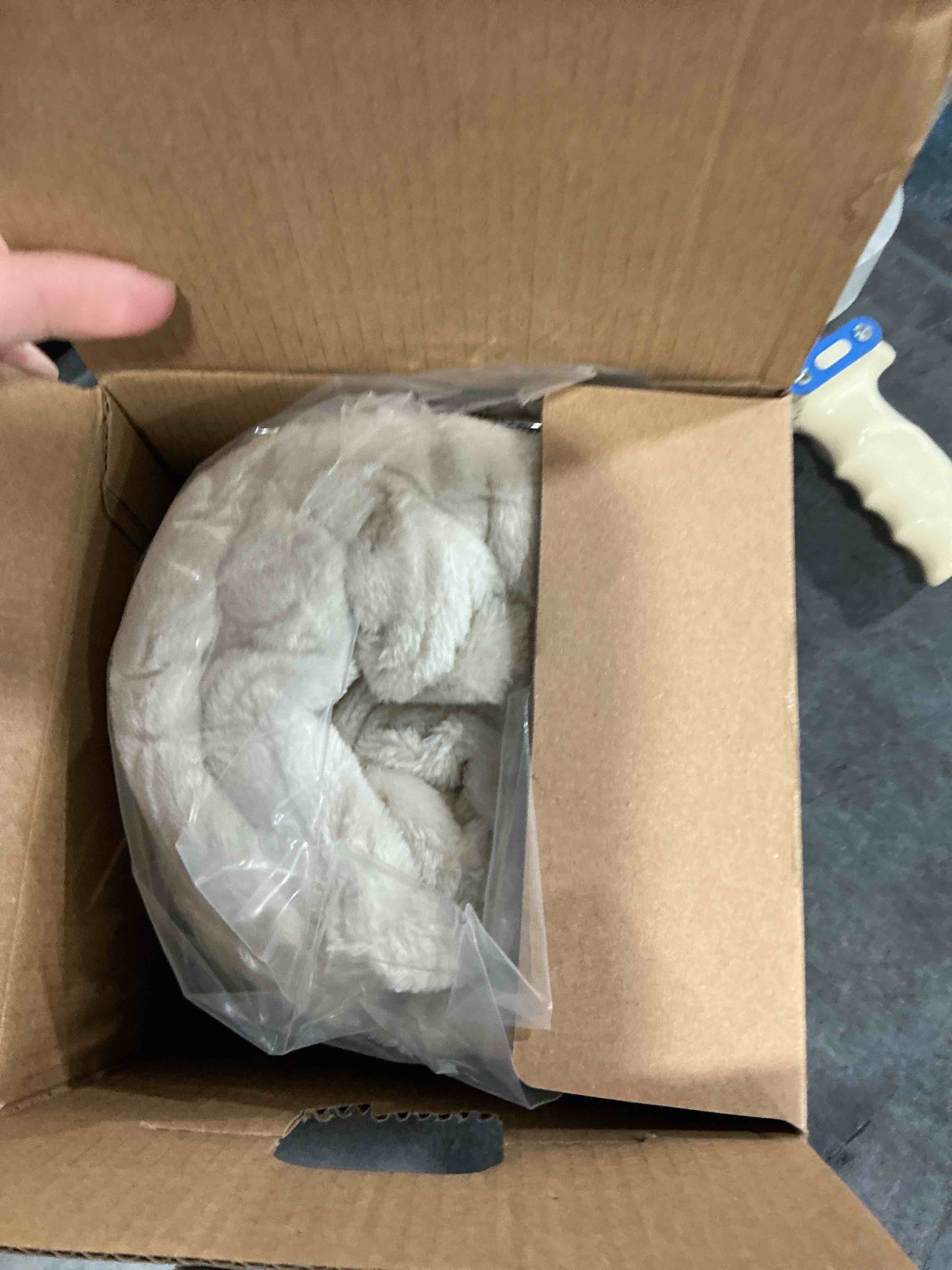 Condition photo showing Good Condition for Bedsure Fleece Blanket Twin Blanket Linen - 280GSM Soft Lightweight Plush Cozy Blankets for Bed, Sofa, Couch, Travel, Camping