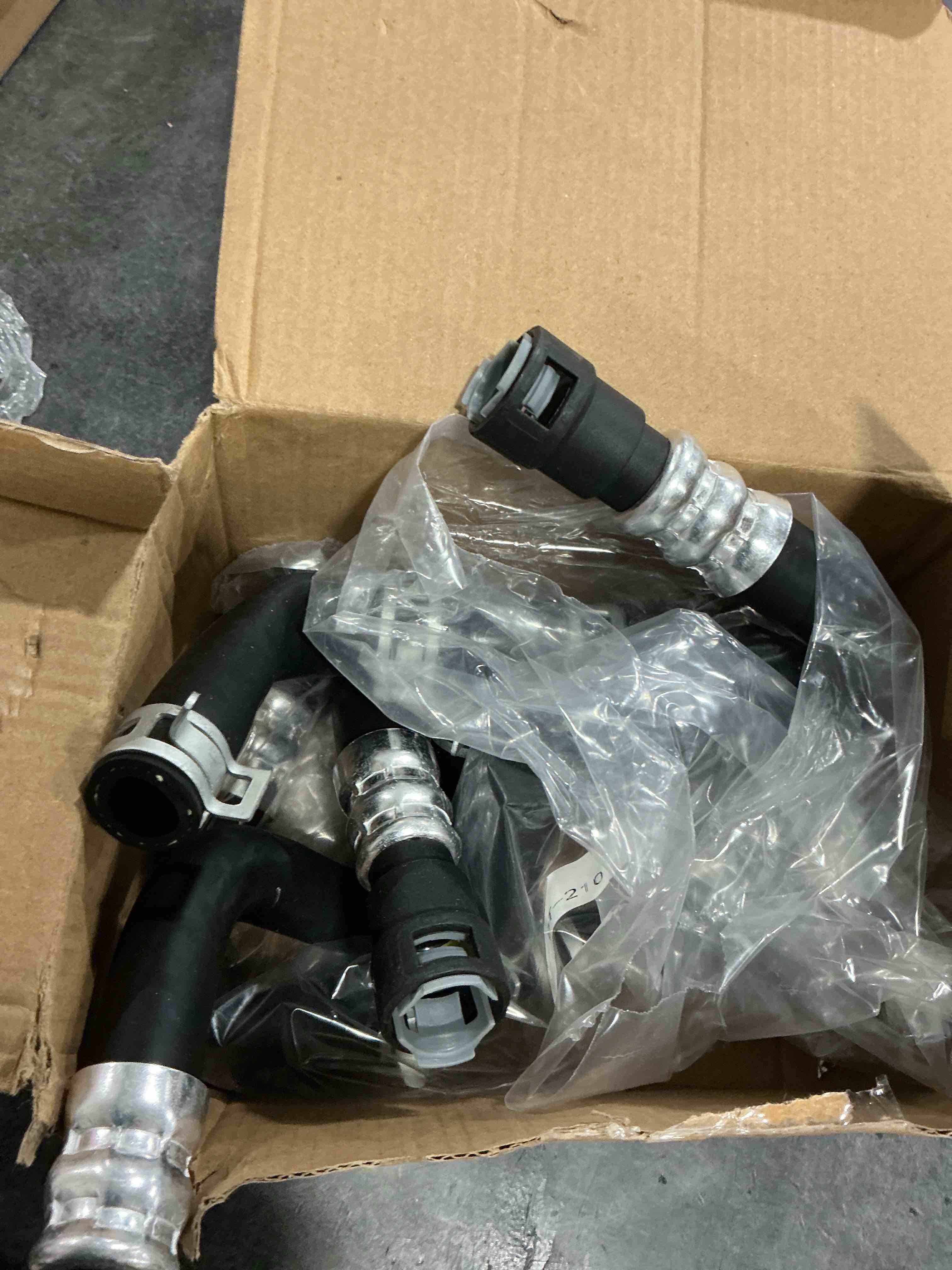 Condition photo showing Good Condition for Engine Heater Hose Set Assembly Compatible with Chevy Buick GMC Vehicle 2007-2017 Enclave Acadia Traverse Replace Inlet and Outlet Bypass Hoses Replace# 20765678 25862087 25862088 626-562