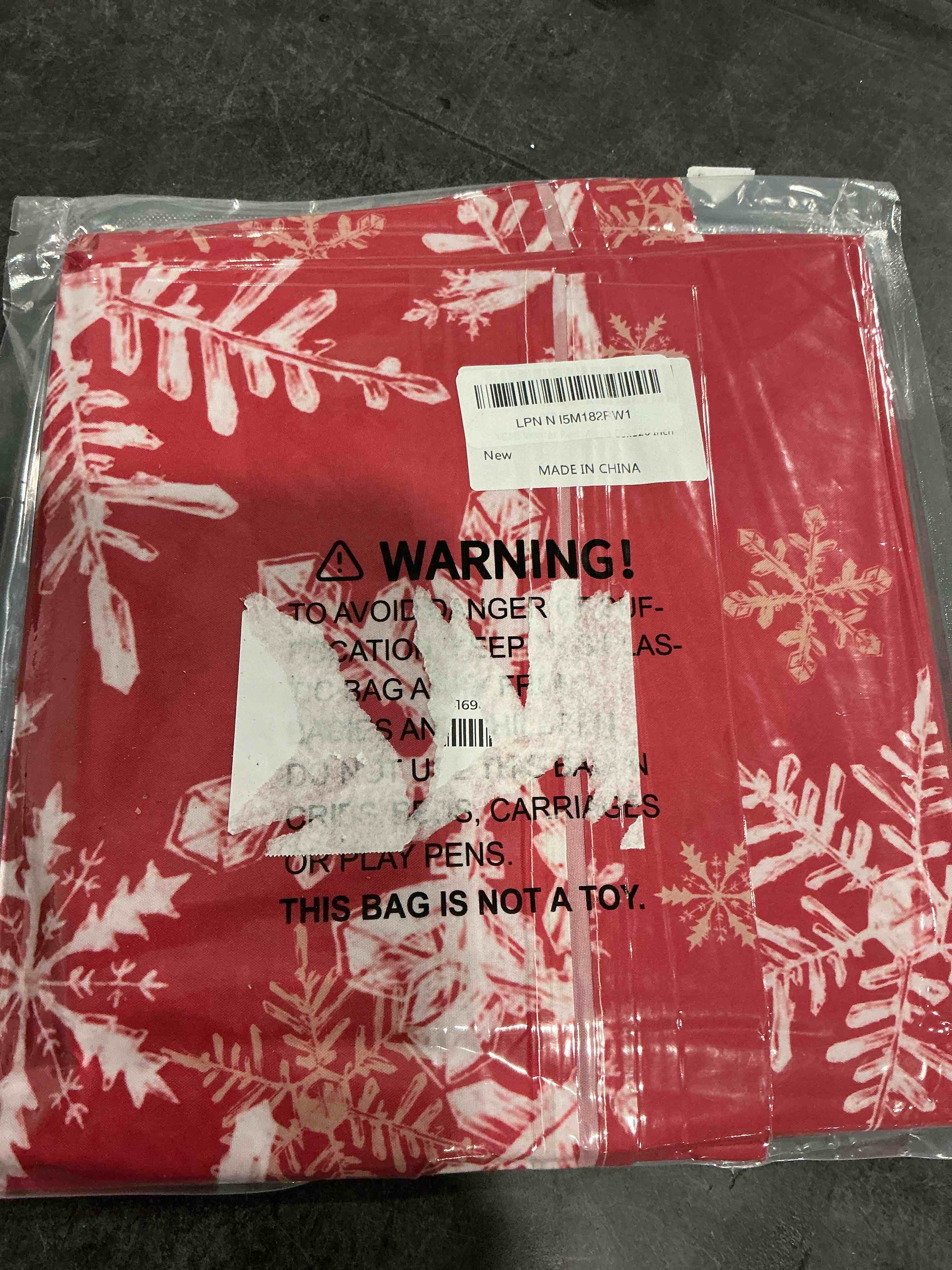 Condition photo showing Good Condition for XCHI Winter Red Snowflakes Tablecloth Rectangle Christmas Table Cloth Washable Table Covers for Indoor Dining Home Party Xmas Decorations 60x120 Inch 120" x 60" (Rectangular)