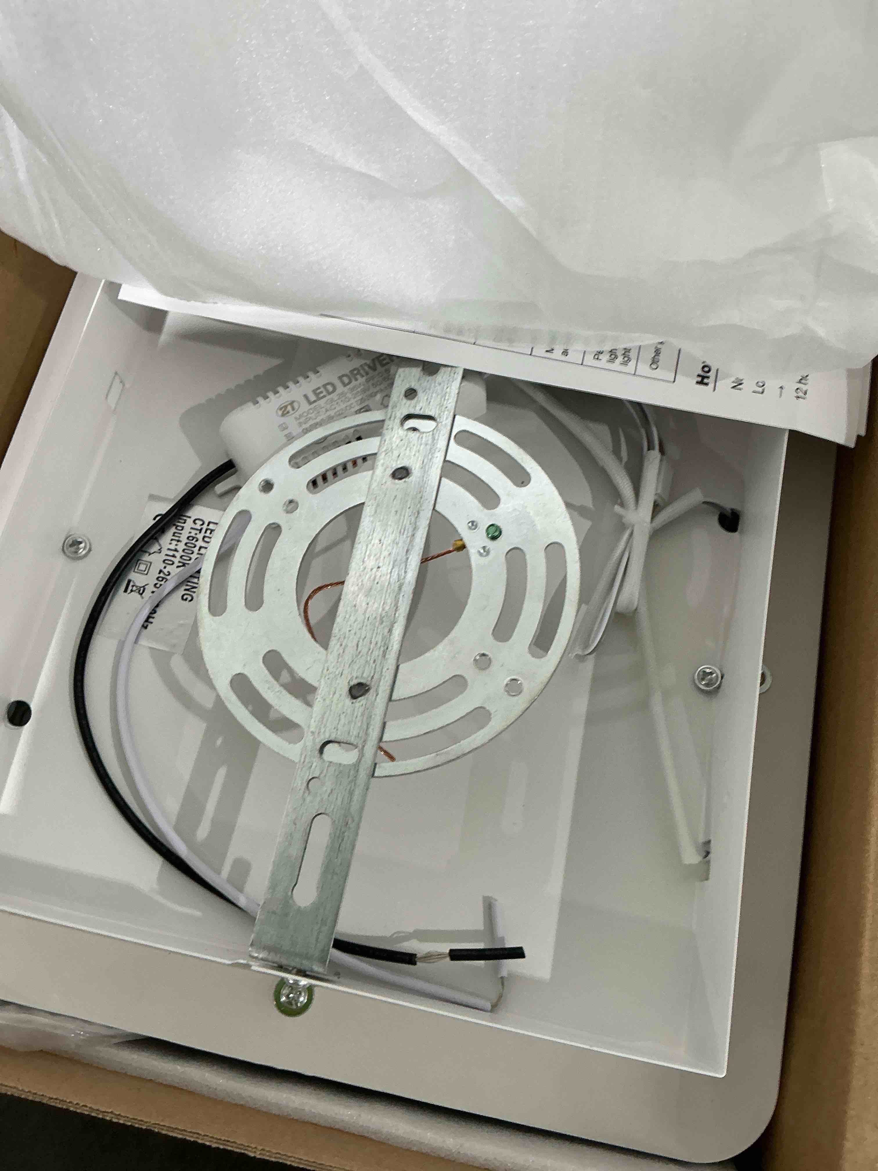 Condition photo showing Good Condition for CANEOE 24W Square Hallway Light, Modern Flush Mount Led Ceiling Light,White Acrylic Close to Ceiling Lights for Bedroom Dining Room Kitchen Balcony Bathroom Aisle Ceiling Lamp (Cool White,6000K) White 1 Pack