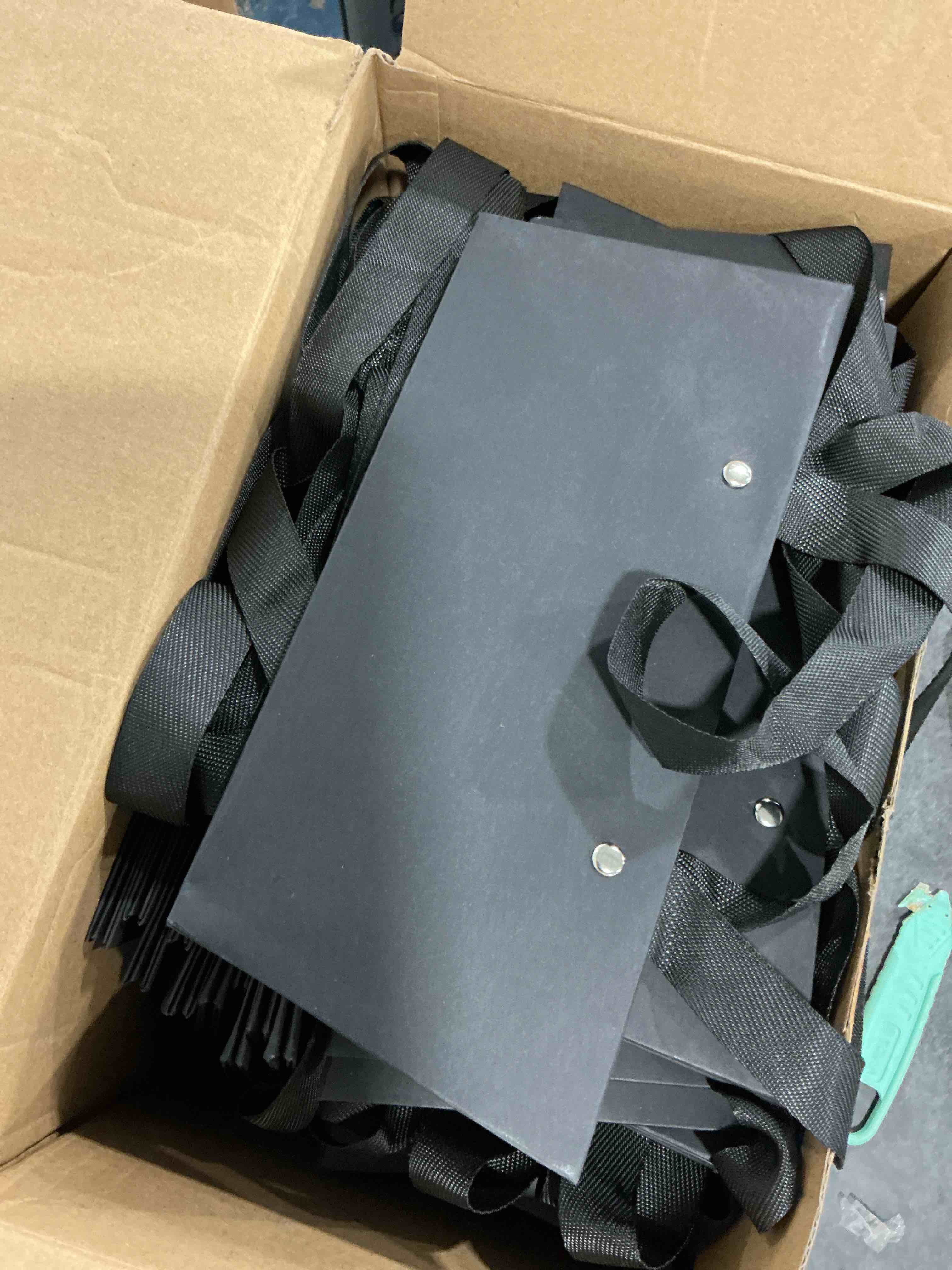 Condition photo showing Good Condition for Glenmal 72 Pcs Baskets for Gifts Waterproof Empty Kraft Basket Bulk with Handles 9.8 x 6.5 x 4.3'' Gift Basket Empty to Fill for Wedding Party Christmas Valentines(Black)
