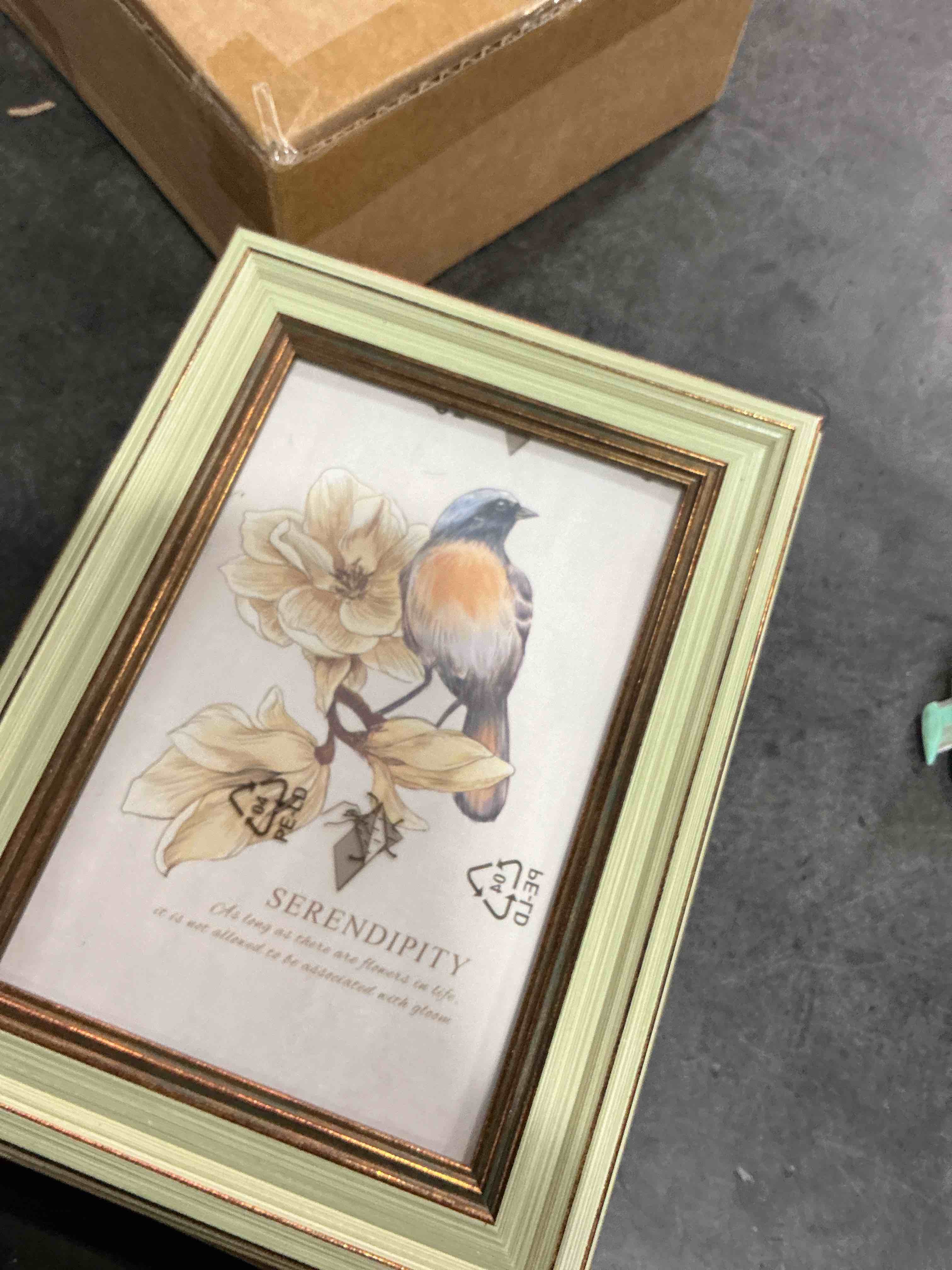 Condition photo showing Good Condition for AAQ 4 Pack 4x6 Picture Frame - Picture Frames with HD Plastic Cover,Photo Frame for Wall & Tabletop Picture Frames 4x6inch Multicolour