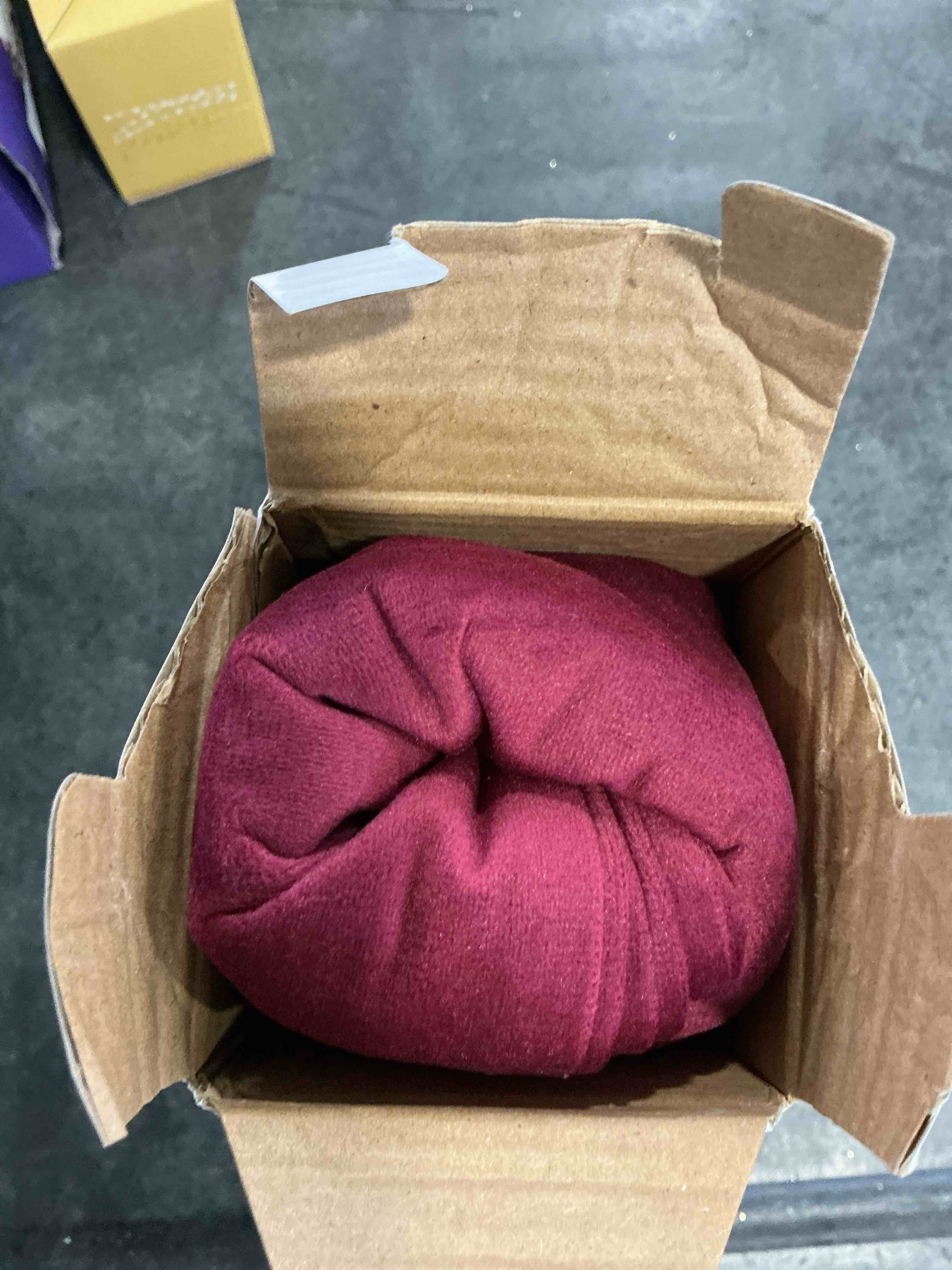 Condition photo showing Good Condition for Throw Pillow Covers 22x22 Christmas Burgundy: 2 Pack Cozy Soft Velvet Square Decorative Pillow Cases for Farmhouse Home Decor Burgundy Red 22" x 22" (Pack of 2)