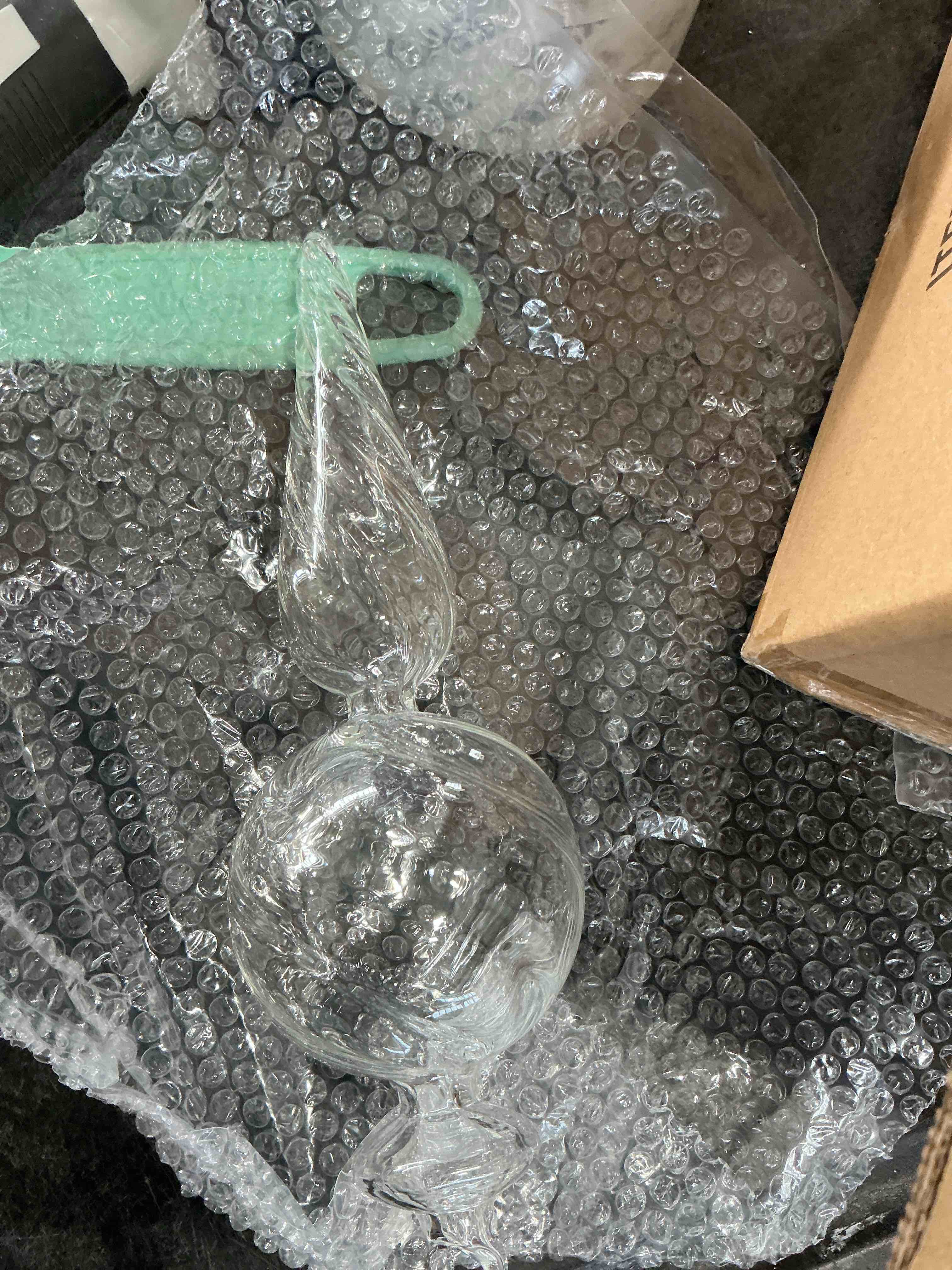 Condition photo showing Good Condition for 5 PCS 9-Inch Hand-Blown Glass Finial Christmas Tree Hanging Ornaments – Extra Large Elegant Clear Glass Holiday Vintage Decorations – Luxury Handmade Seasonal Décor for Tree, Mantel, Party(Clear)