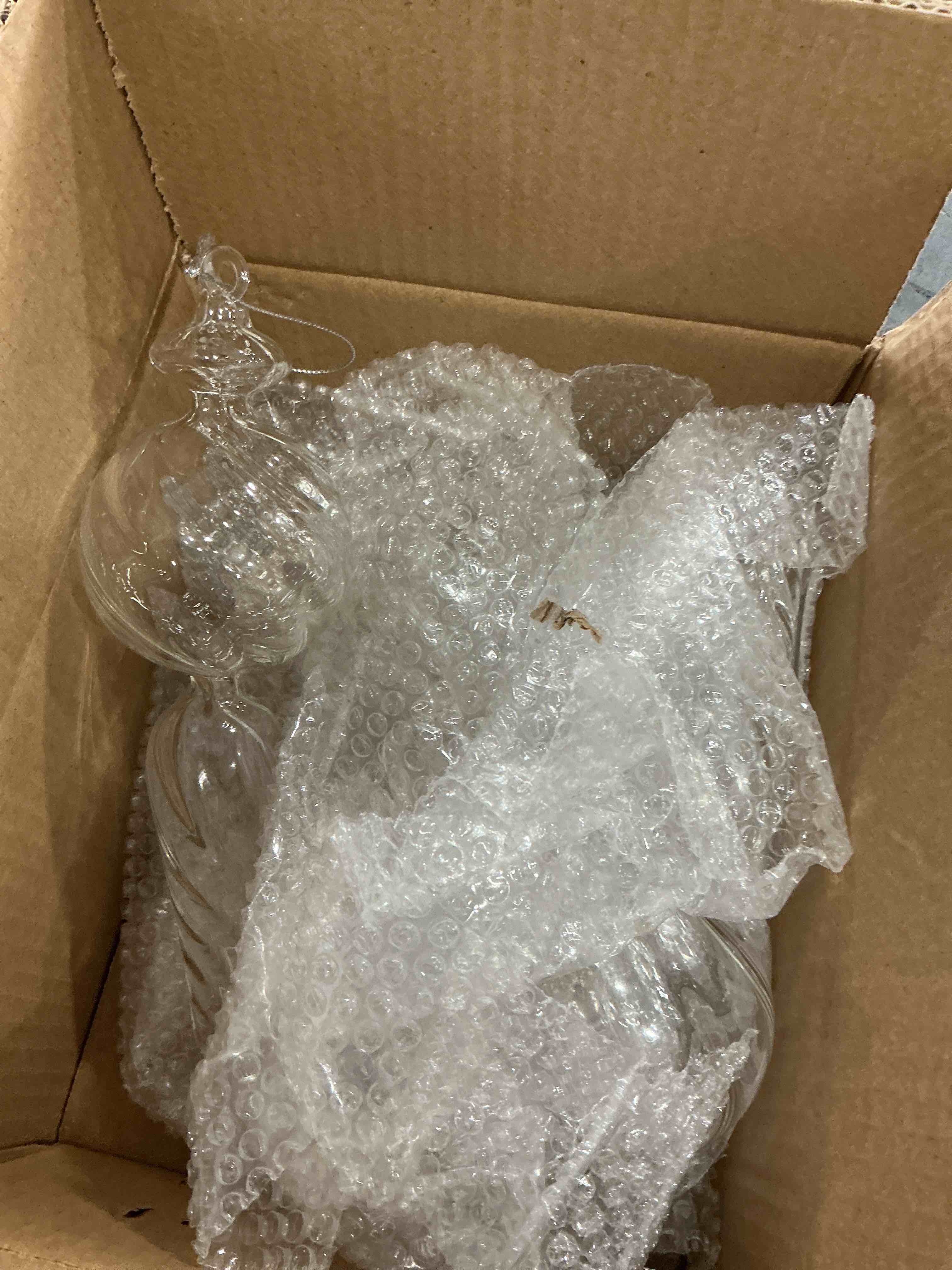 Condition photo showing Good Condition for 6PCS 9-Inch Hand-Blown Glass Finial Christmas Tree Hanging Ornaments – Extra Large Elegant Clear Glass Holiday Vintage Decorations – Luxury Handmade Seasonal Décor for Tree, Mantel, Party(Clear)