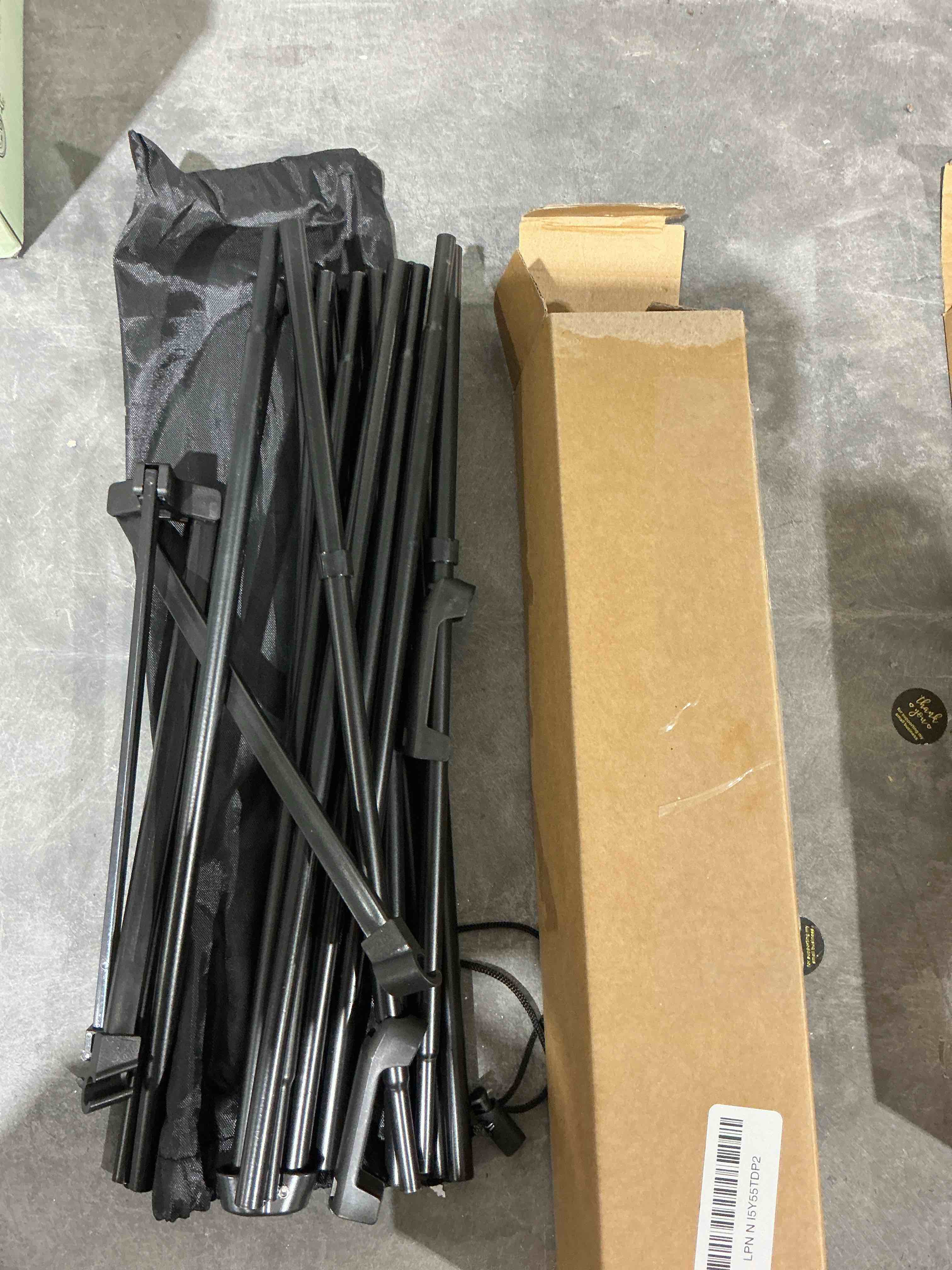 Lightweight Aluminum Telescoping Display Easel, 70 Inches, Black