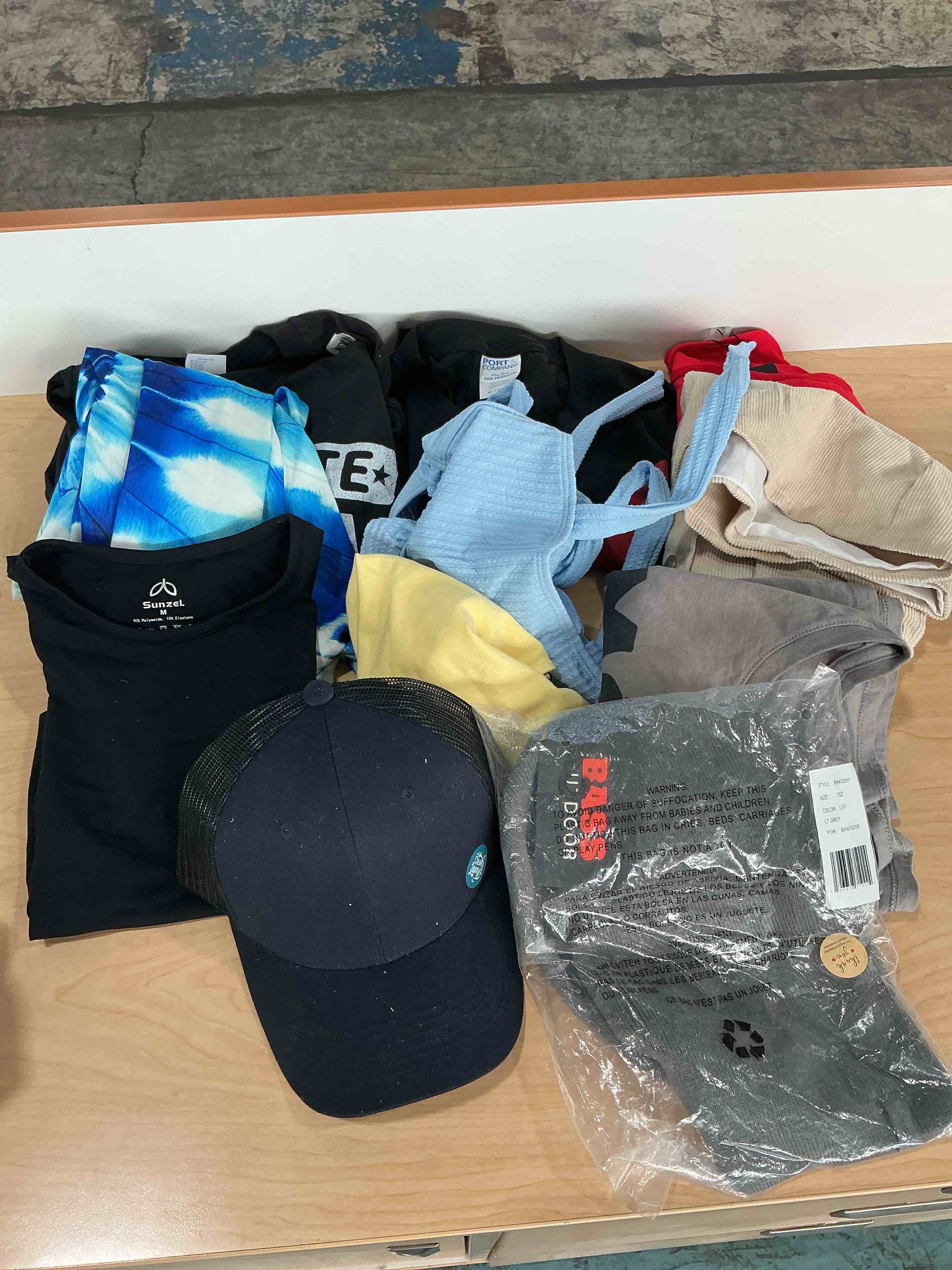 Mixed apparel 10 piece