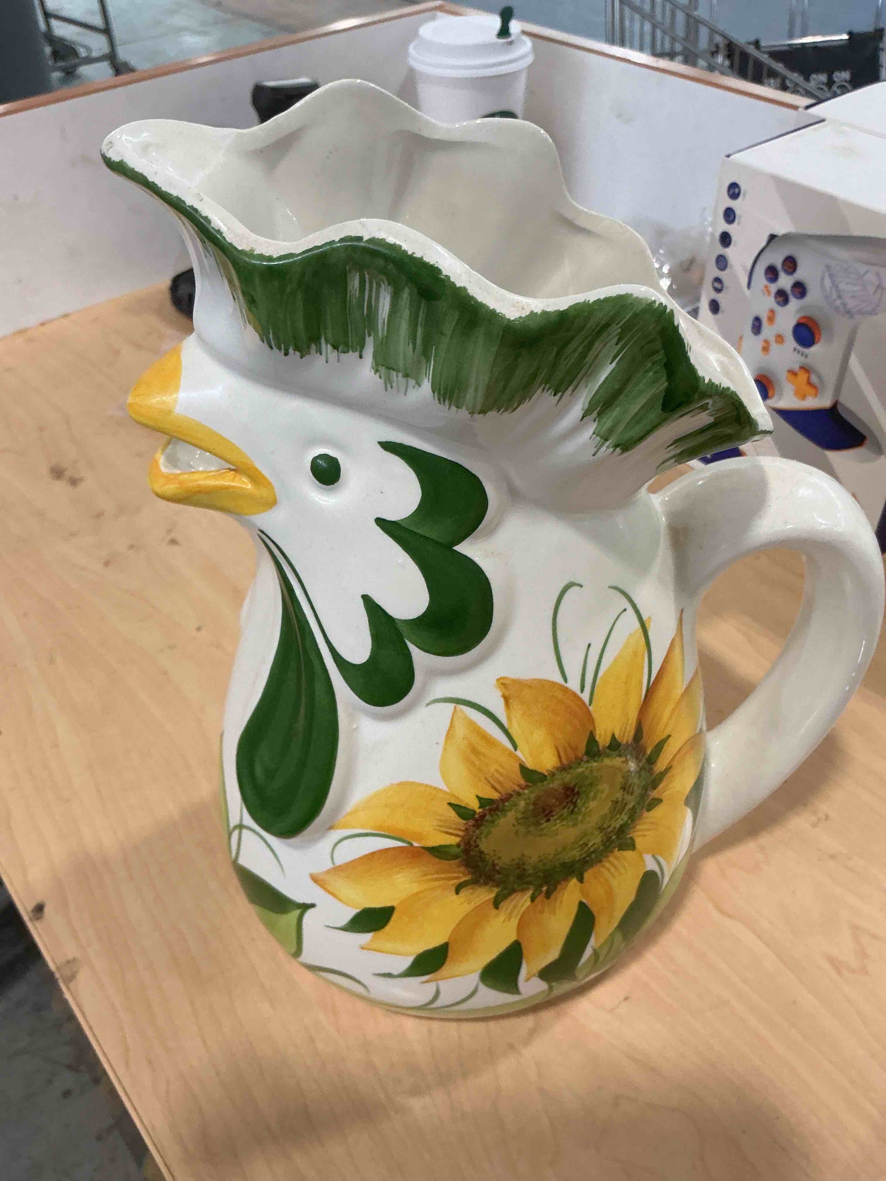 Condition photo showing Good Condition for ricco deruta hand-painted italian rooster pitcher - 0.5l, multicolor, classic, antique