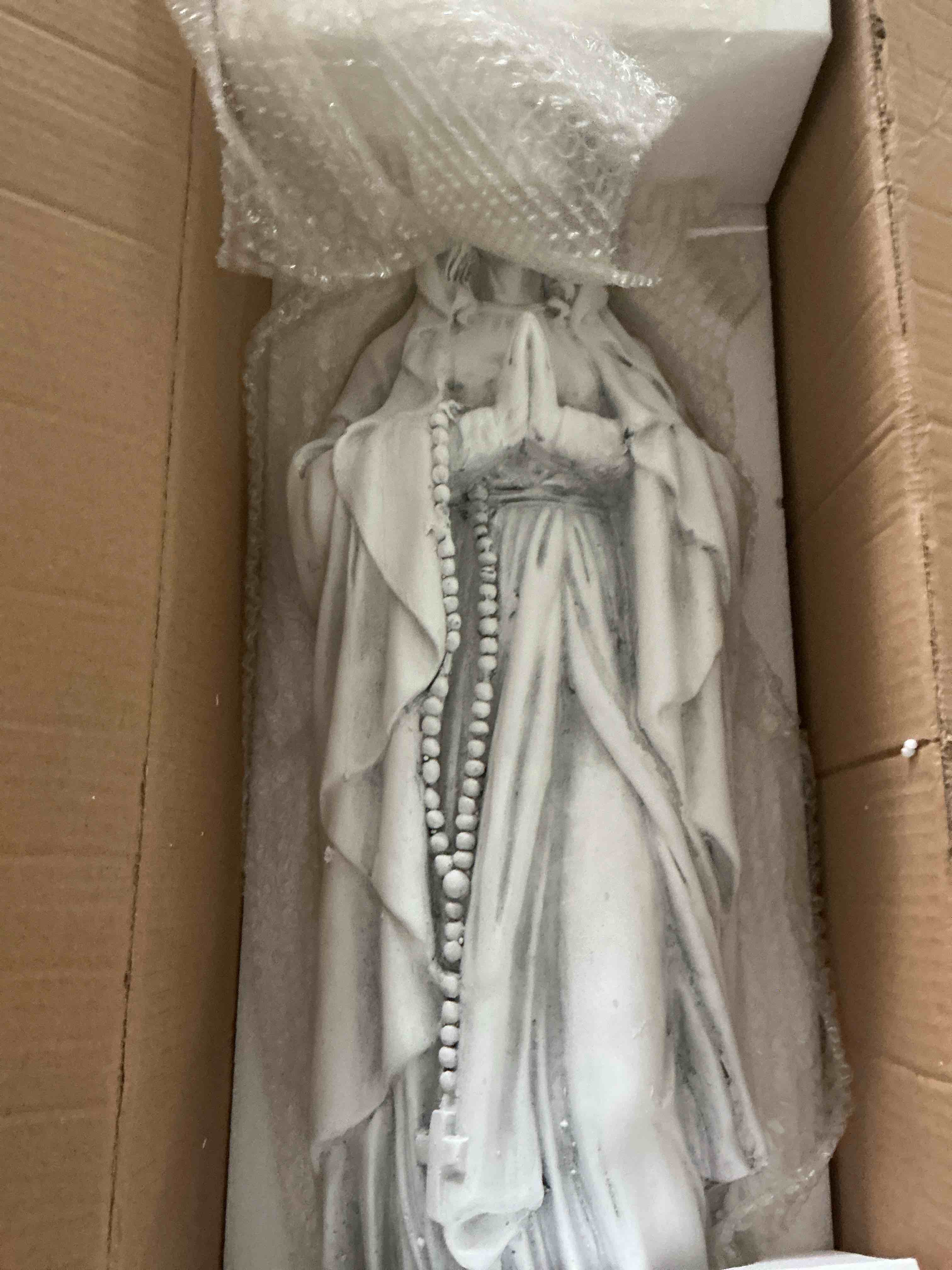 Condition photo showing New/Like New for vchymm virgin mary statue 31.49 inch religious garden statue solar mary statue outdoor yard patio deck home entryway hallway sculpture