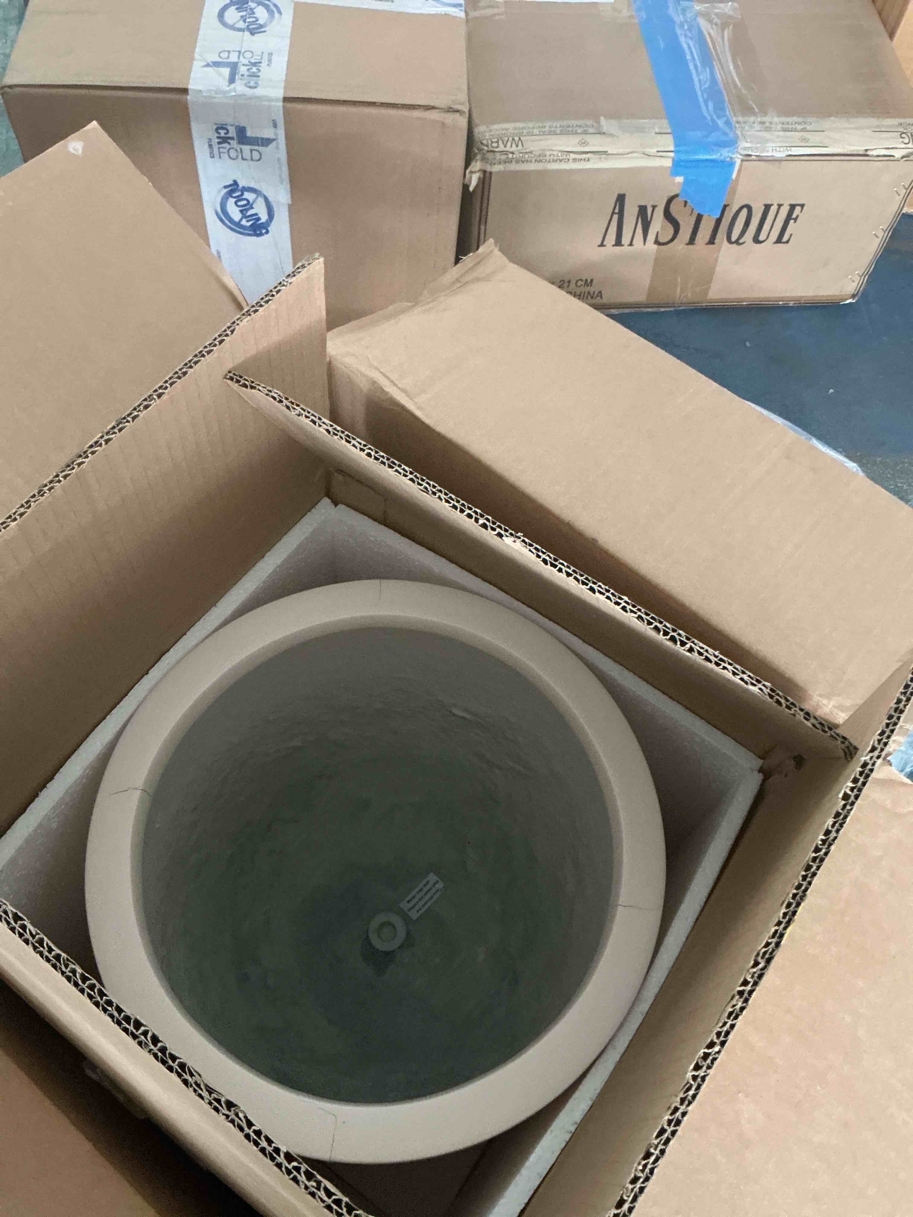 Condition photo showing New/Like New for kute nest 14" h x 13.7" d premium conico fiberstone planter for outdoor & indoor plants, ideal for snake plants, monstera & house plants, included 2 extra coco mats (taupe, 10.6" pot opening)