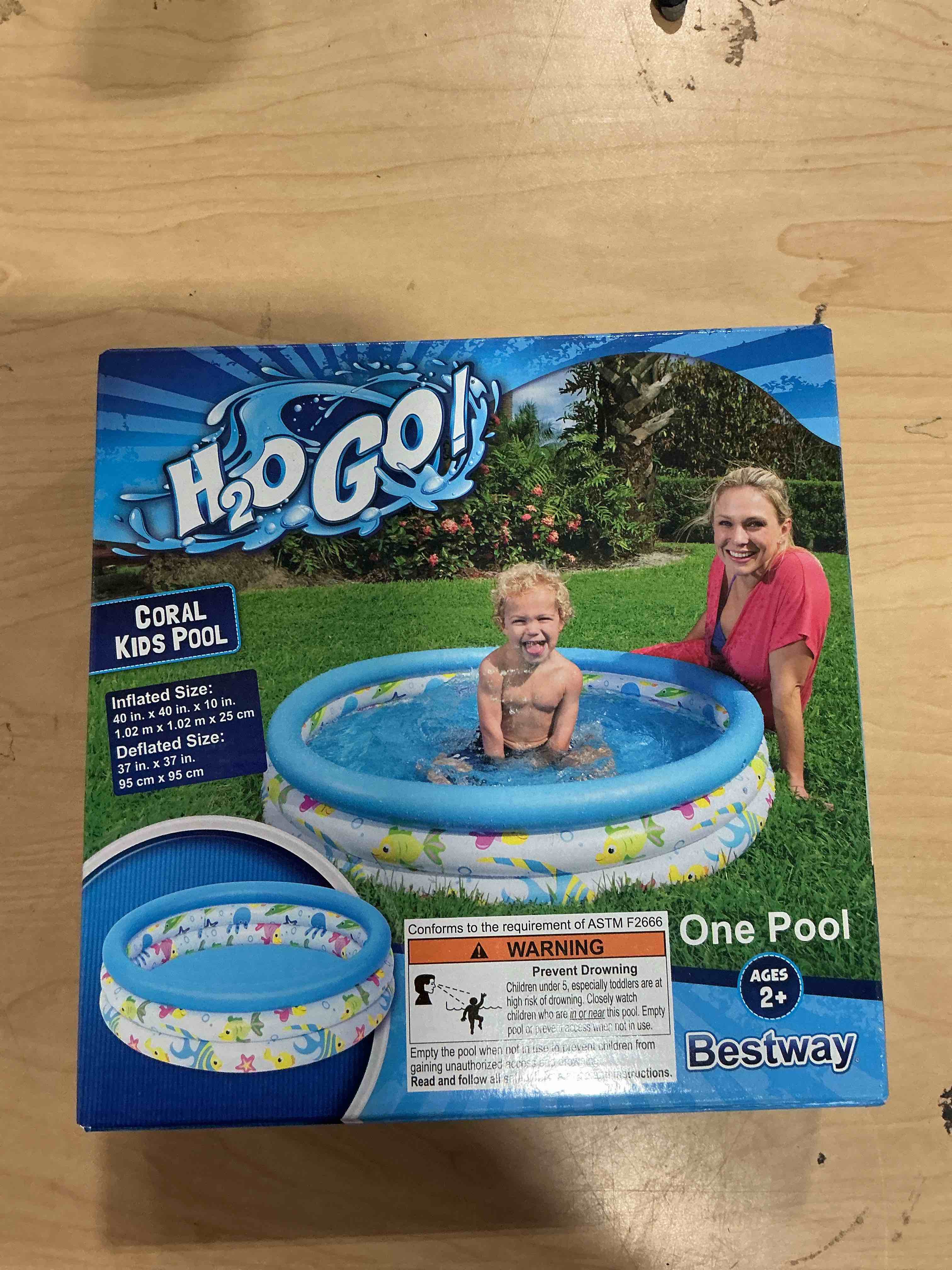 Condition photo showing New/Like New for h2ogo! round print pool, 40 in, coral kids pool