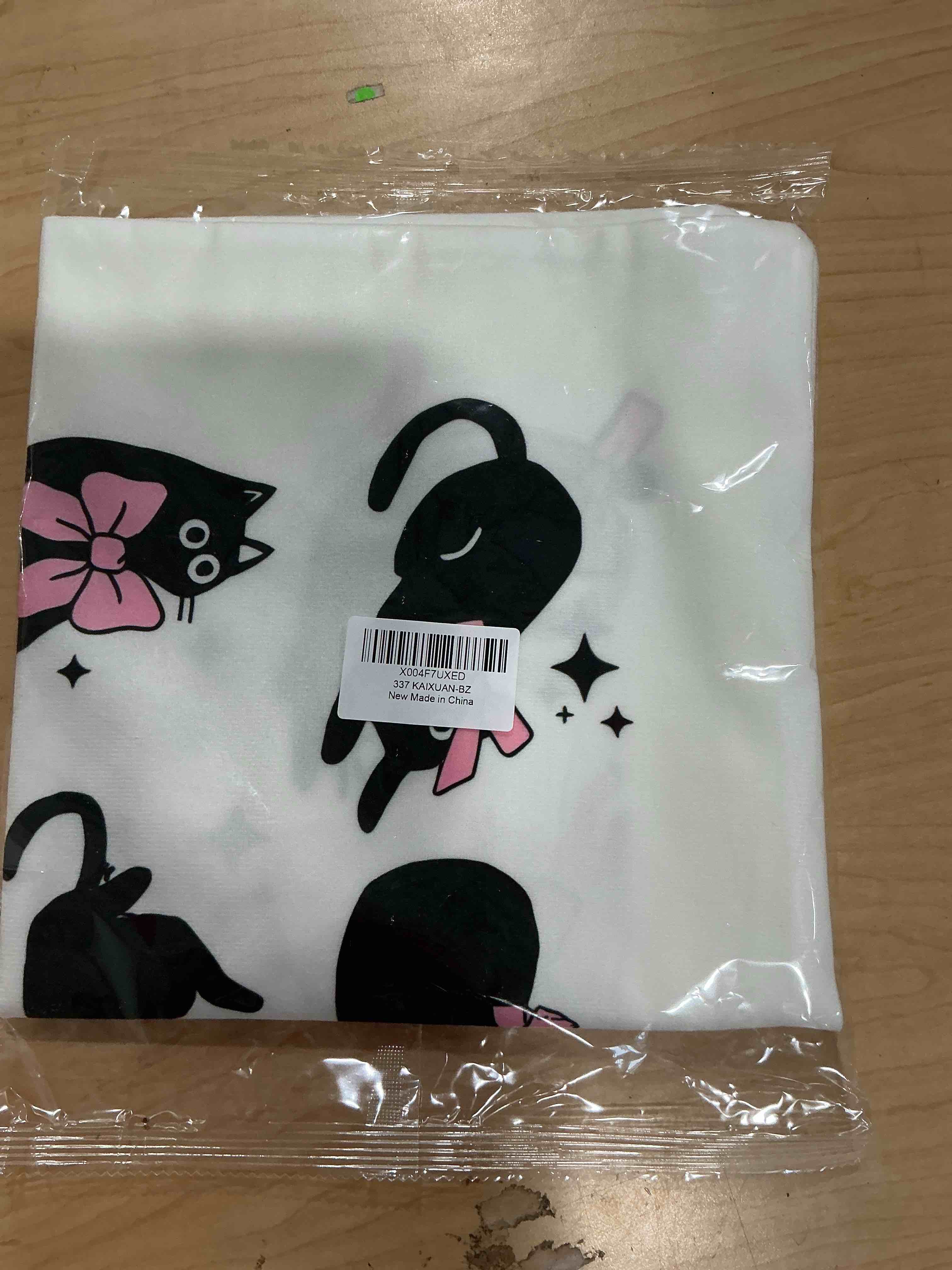 Condition photo showing New/Like New for read black cat decor pillow covers 18x18, black cat lady mom gifts, cute cats and book decorative pillow covers