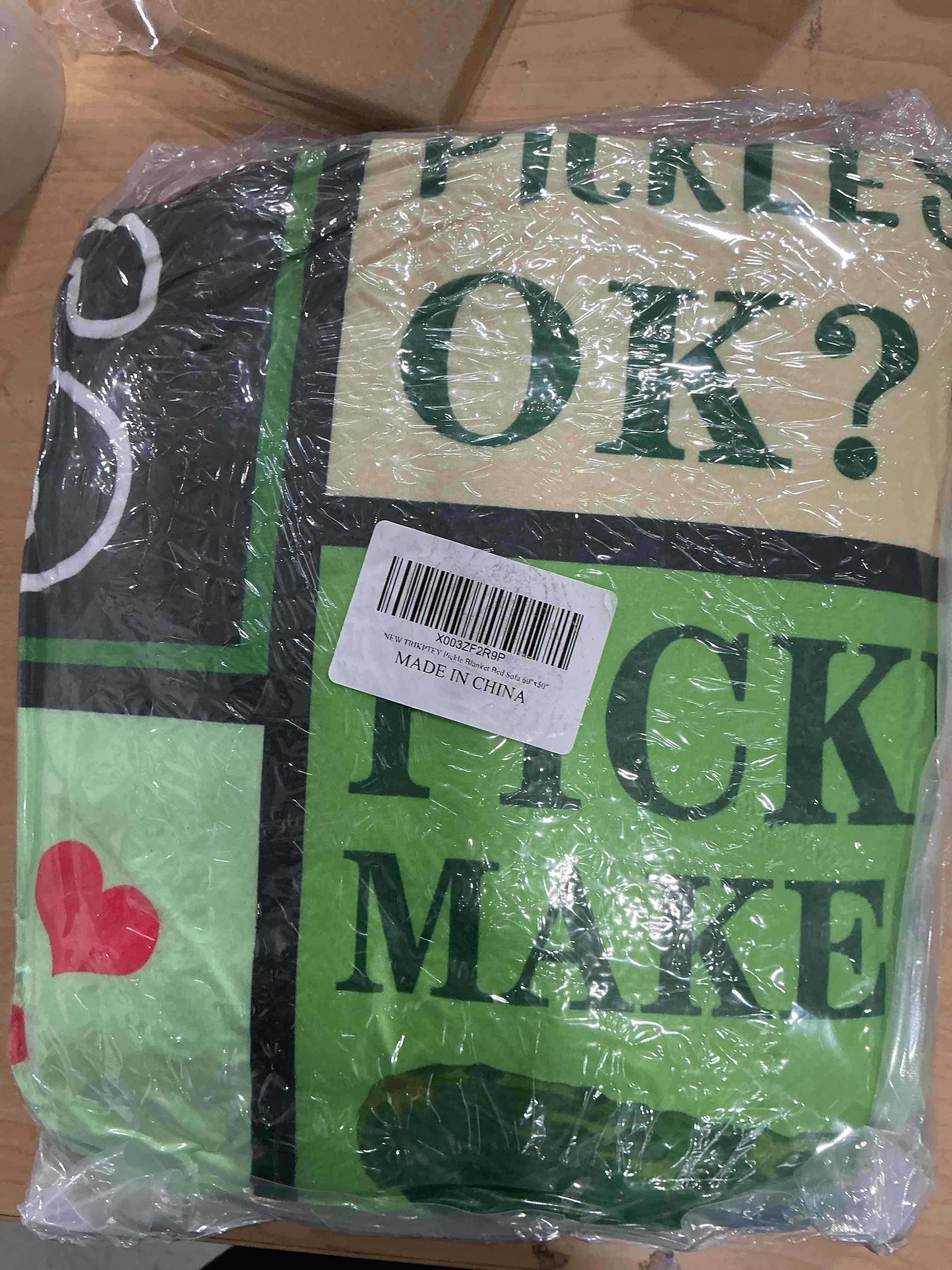 Condition photo showing New/Like New for trikptey pickle blanket, pickles gifts for kids, pickle blanket for pickles lover, just a girl who loves pickles throw blankets, funny pickle gifts blanket for for living room bed sofa couch 60”x50”