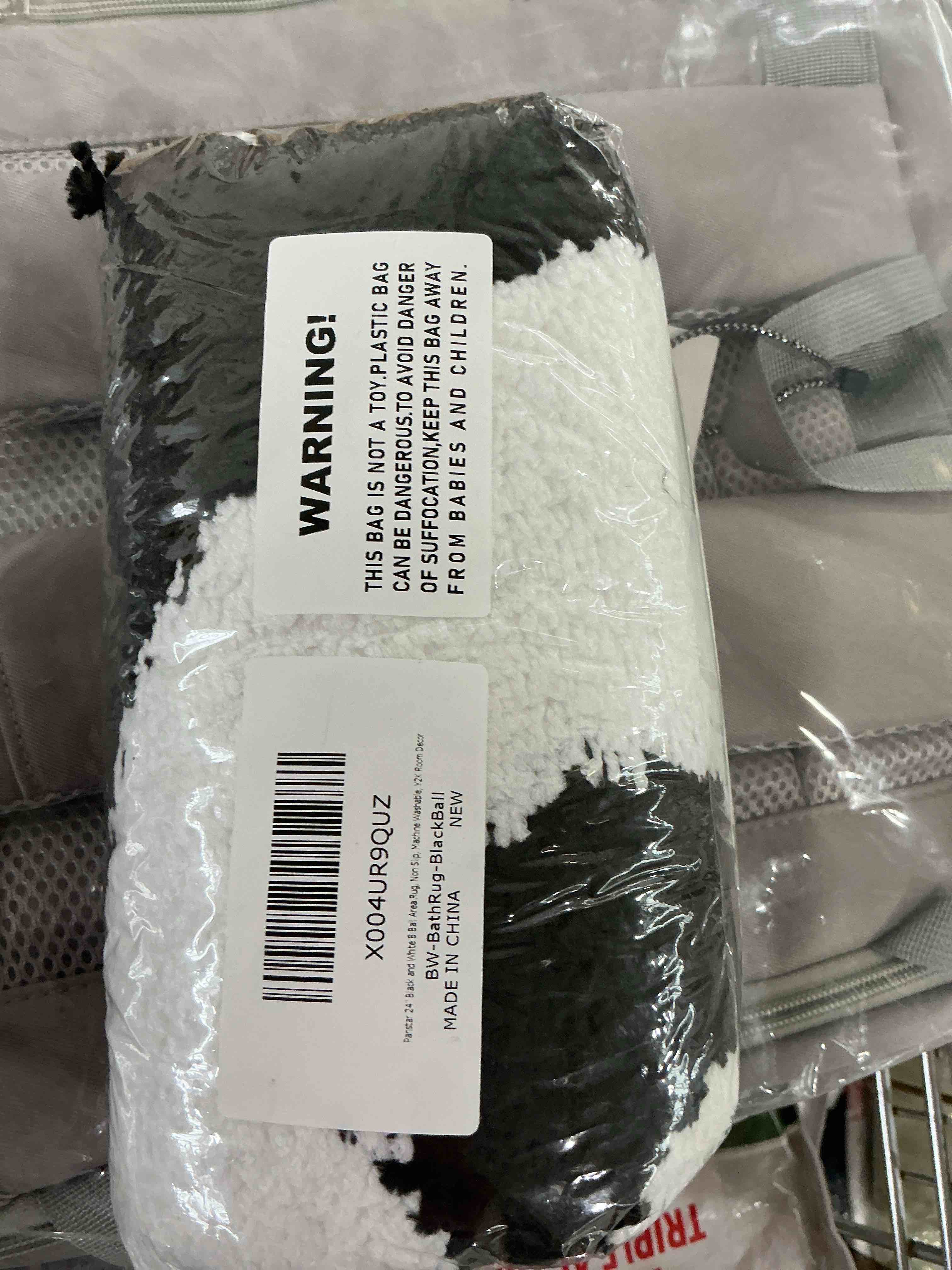 Condition photo showing New/Like New for panstar 24" black and white 8 ball area rug, non slip, machine washable, y2k room decor