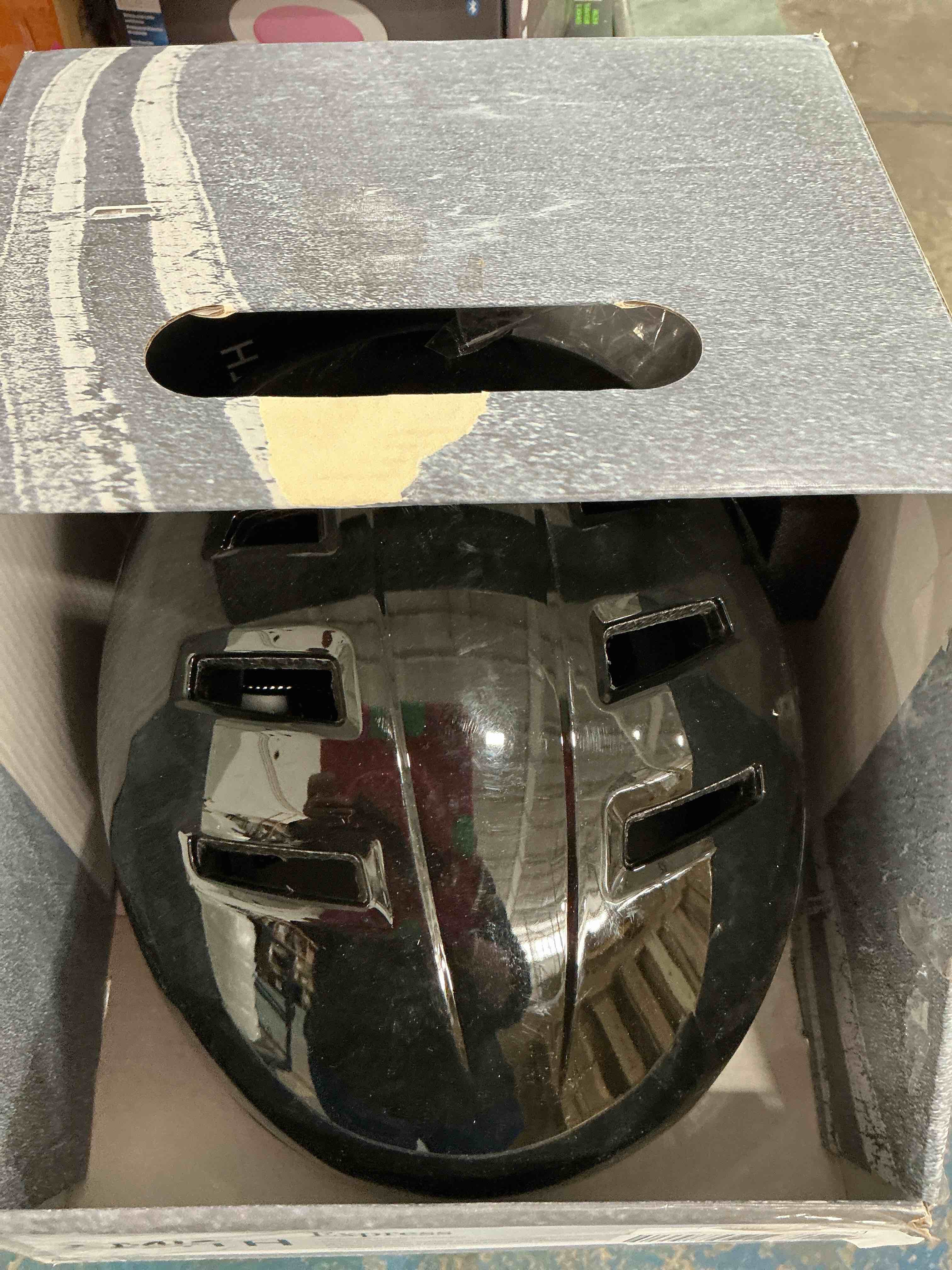 Condition photo showing New/Like New for smith express
