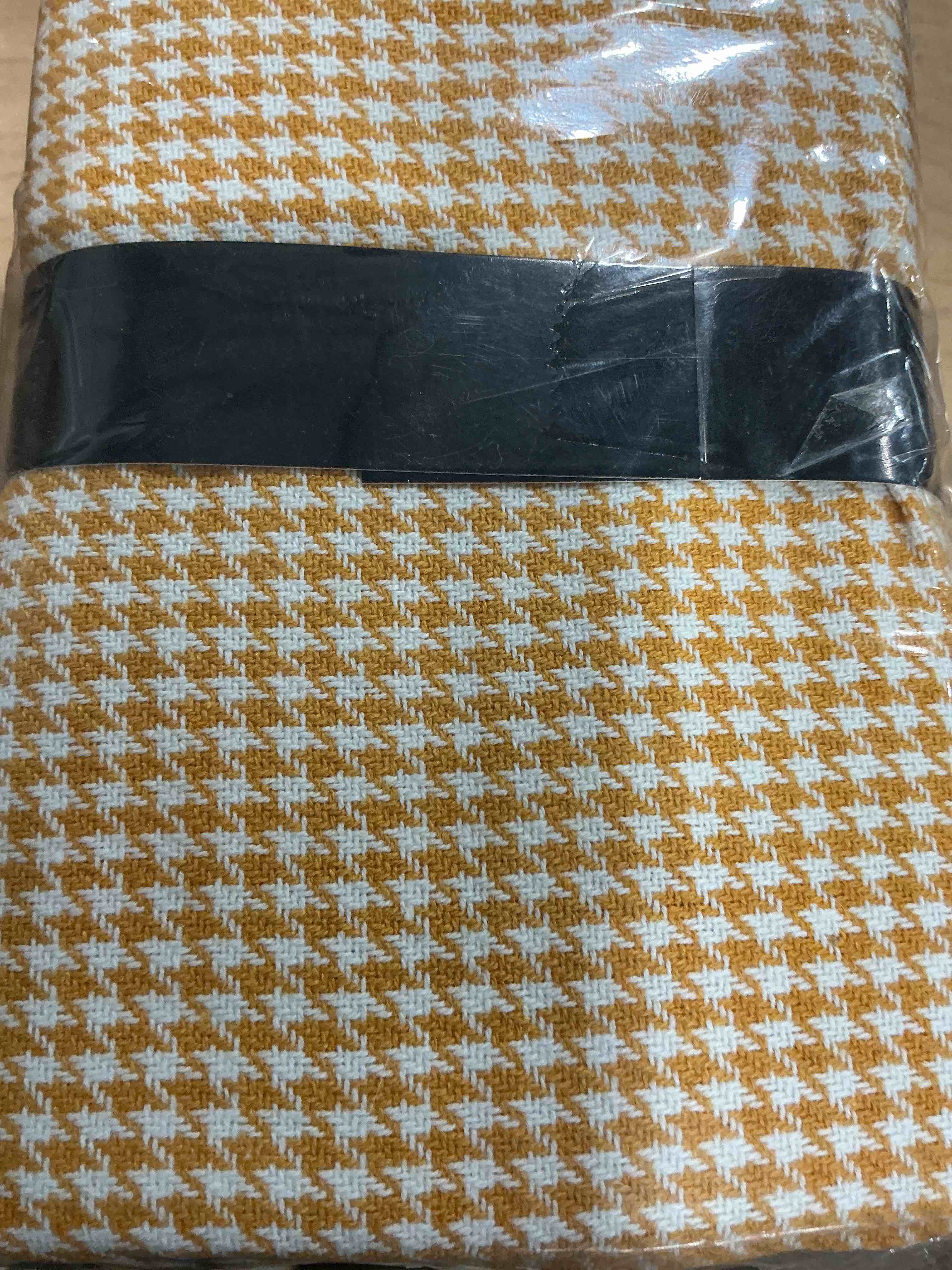 https://s3.amazonaws.com/lotting-images-prod/NonstopDeals/PNK4921850_1777484904469.jpeg