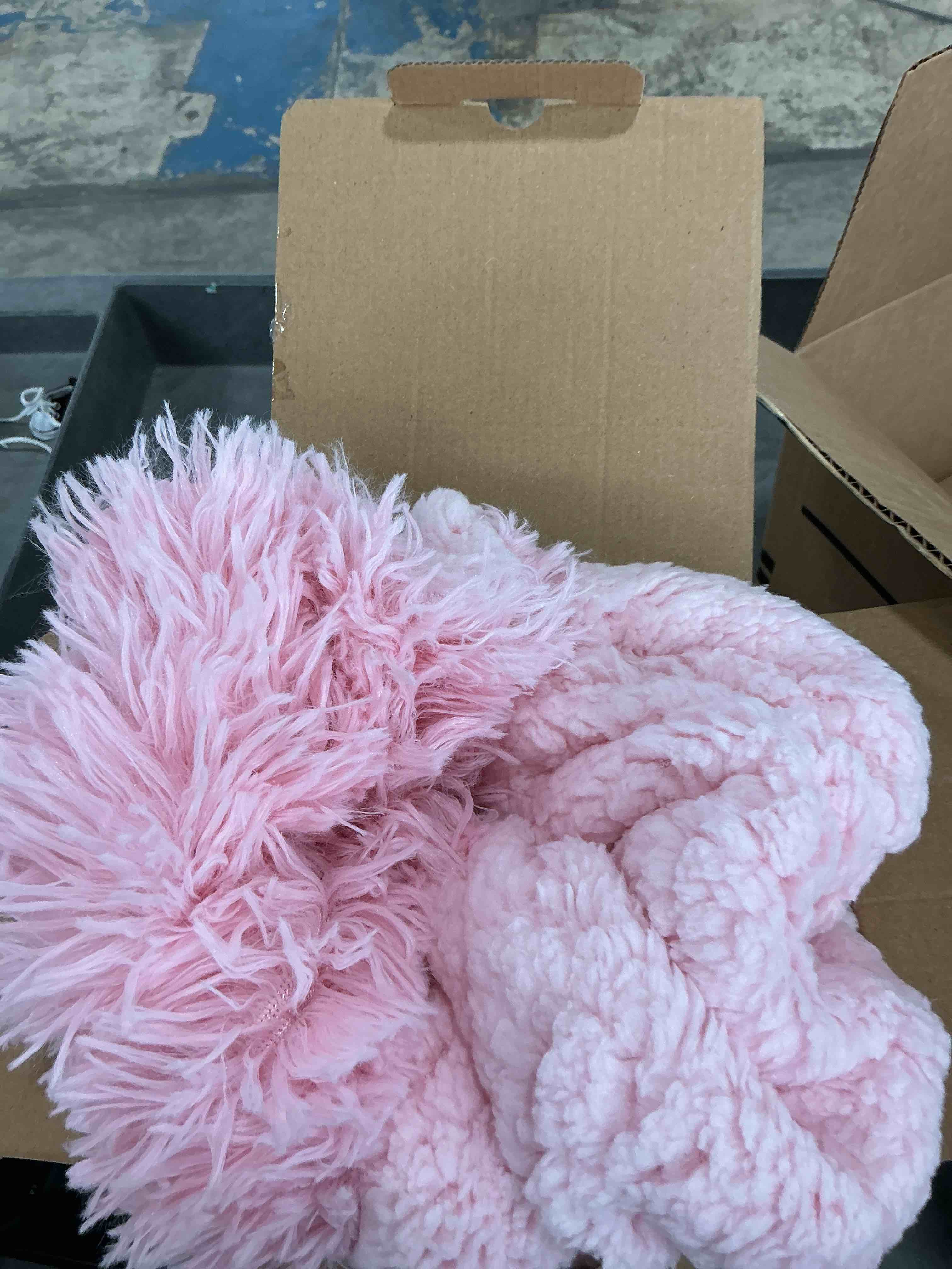 https://s3.amazonaws.com/lotting-images-prod/NonstopDeals/PNK4922190_1777575976928.jpeg