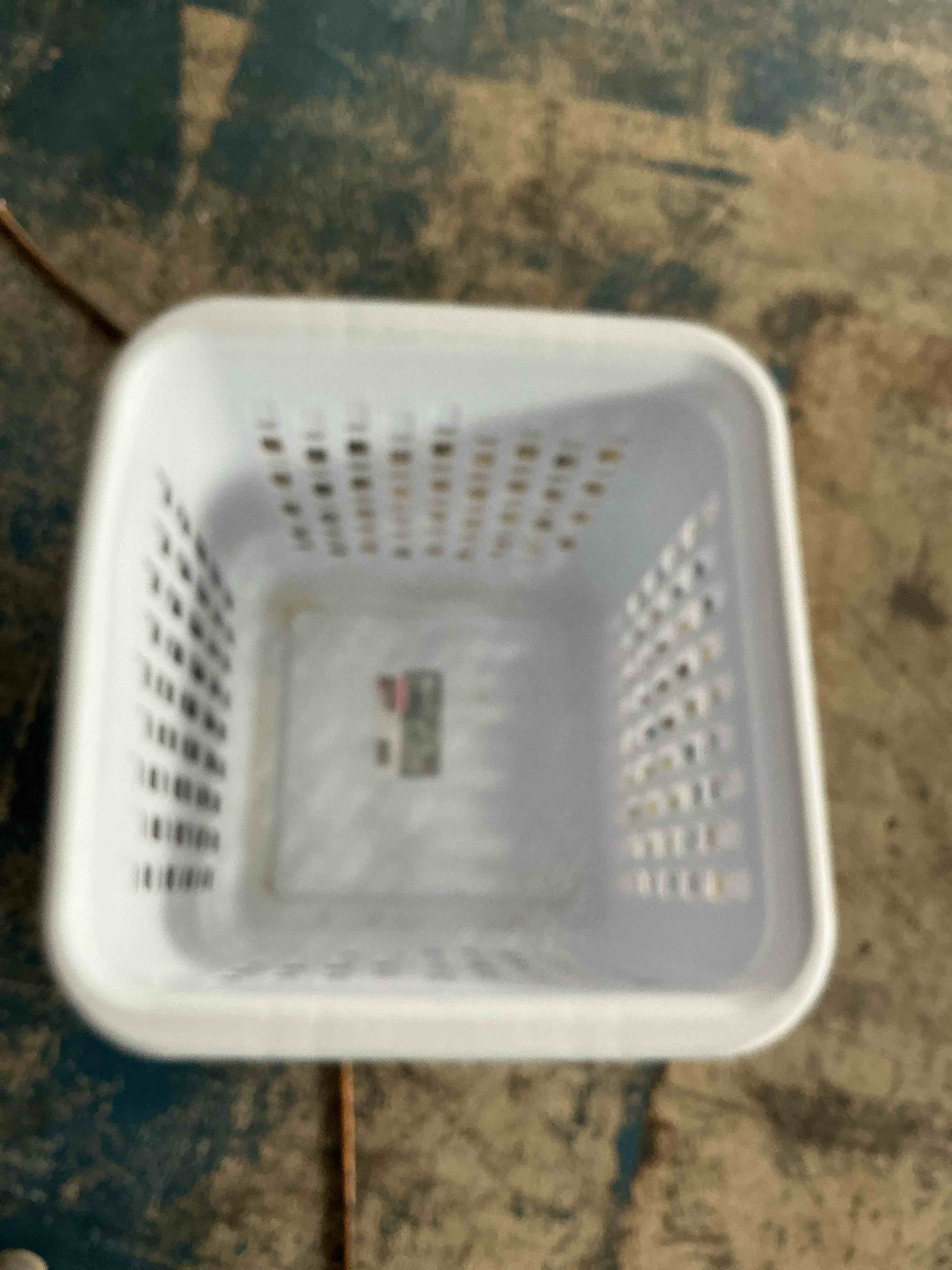 Condition photo showing New/Like New for sterilite 1.5 bushel square laundry basket usa bpa-free large 19"x18.5"x13.5"