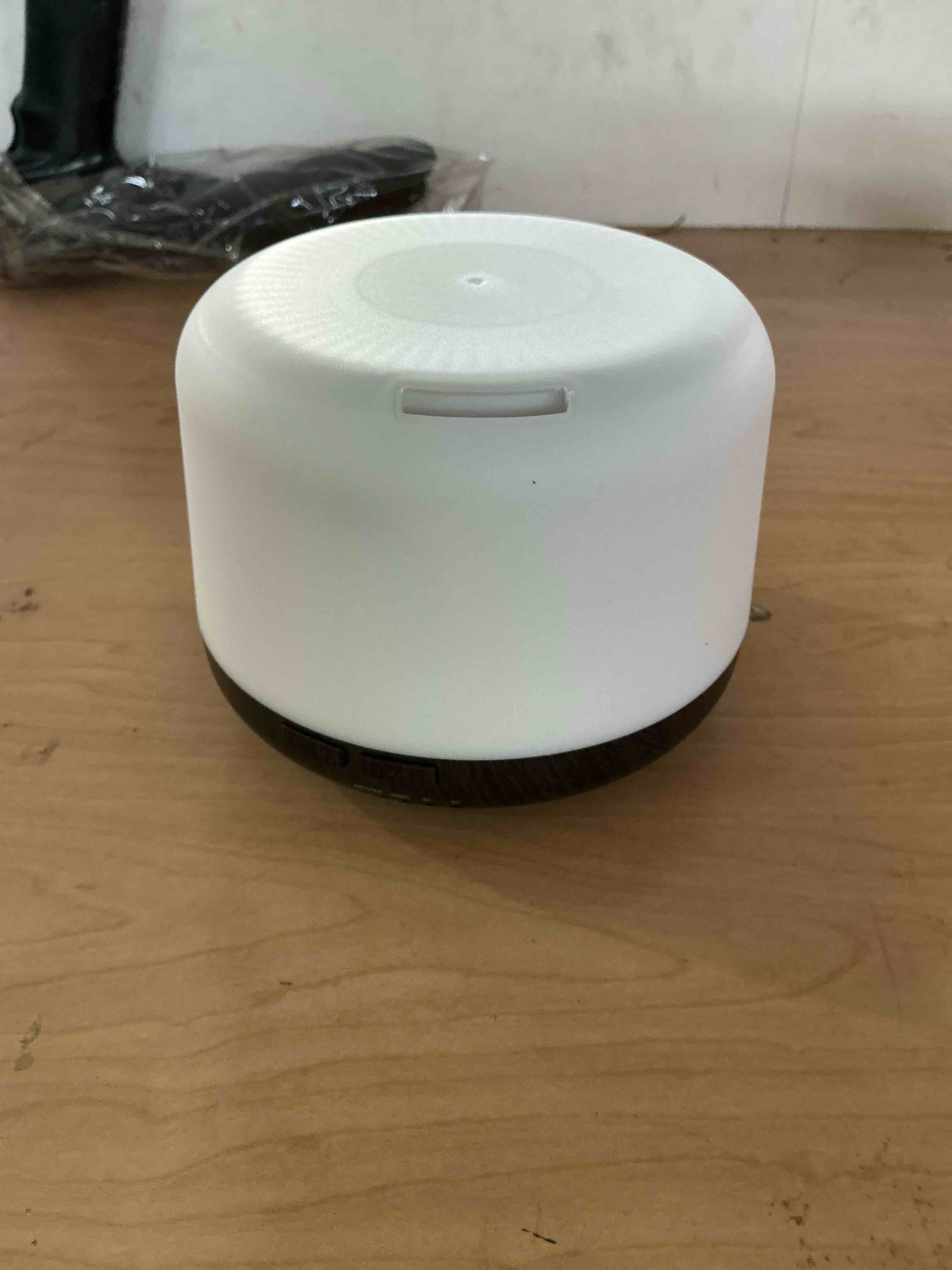 Condition photo showing New/Like New for 300ml essential oil diffuser, remote control ultrasonic aromatherapy oil diffusers cool mist humidifier, waterless auto-off and 7 led light colors for bedroom, yoga, spa, baby