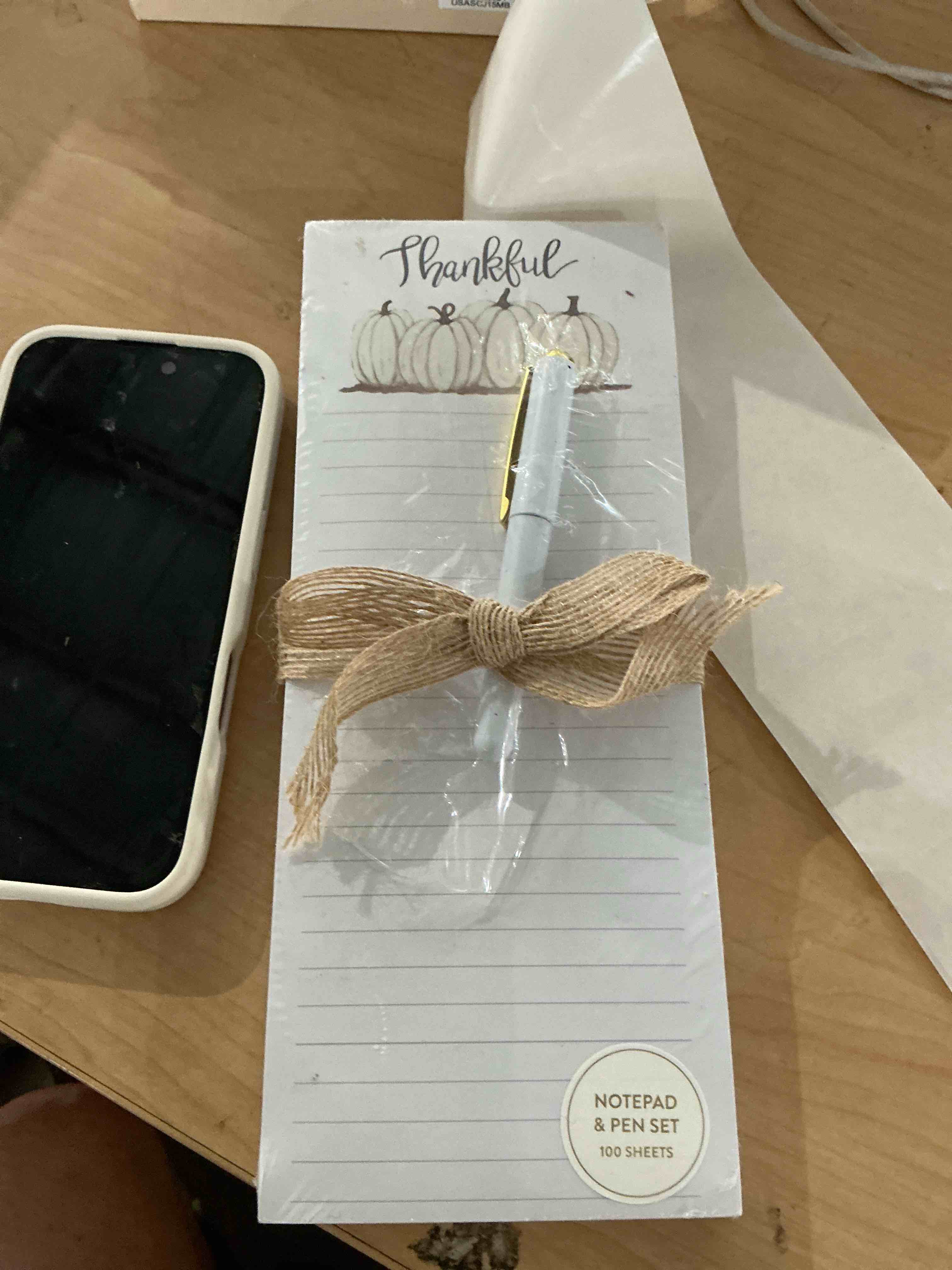 Condition photo showing New/Like New for graphique magnetic notepad, religious – 100 sheets, 4” x 9.25” x .5” – front says, “thankful”, sticks to any magnetic surface, perfect for shopping and grocery lists, makes a great gift (mp1345)