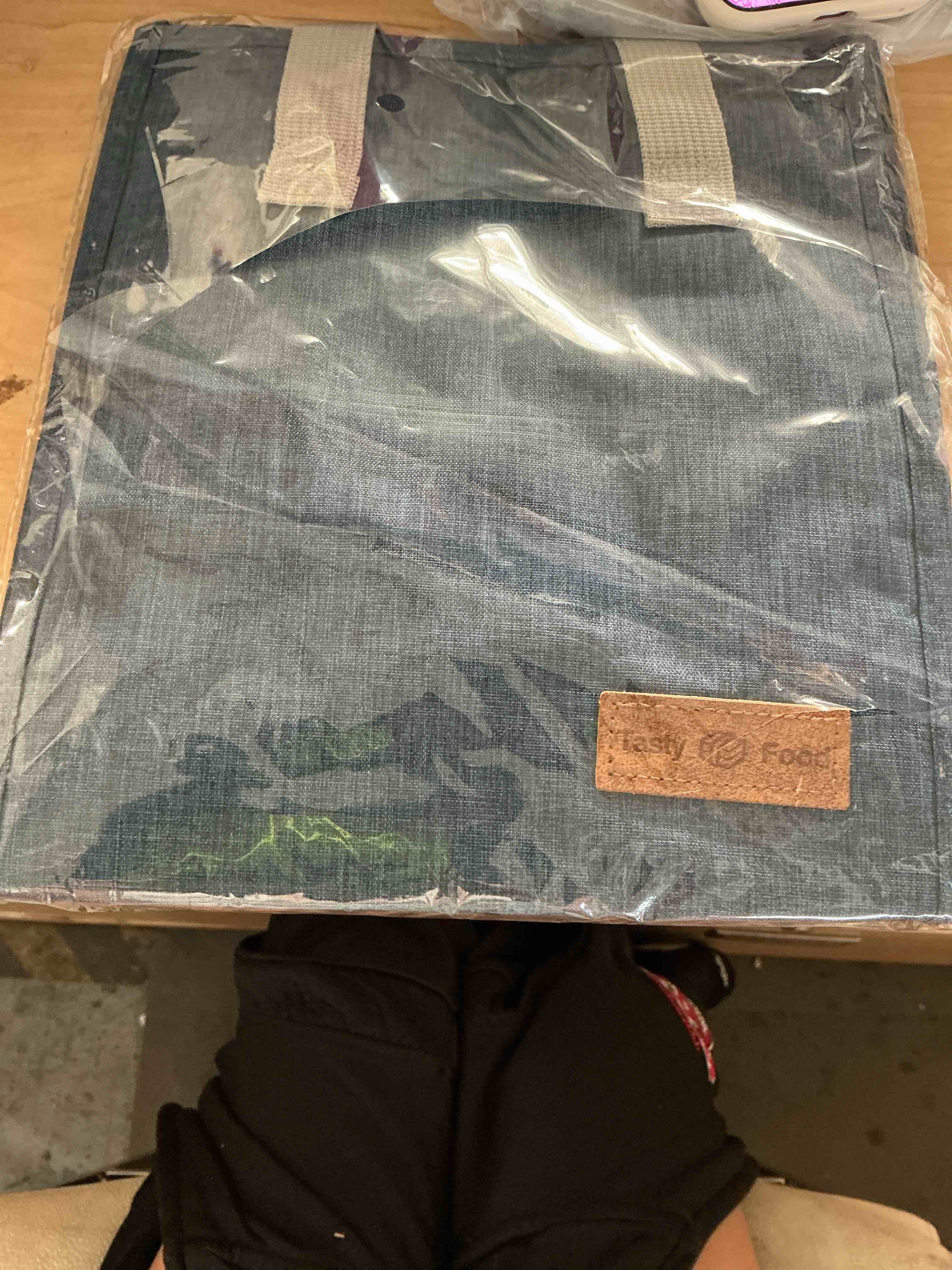 Condition photo showing New/Like New for blue lunch bag insulated, lunch box bag, reusable lunch tote bag, lunch box container bag insulated for women, men, work, office, travel