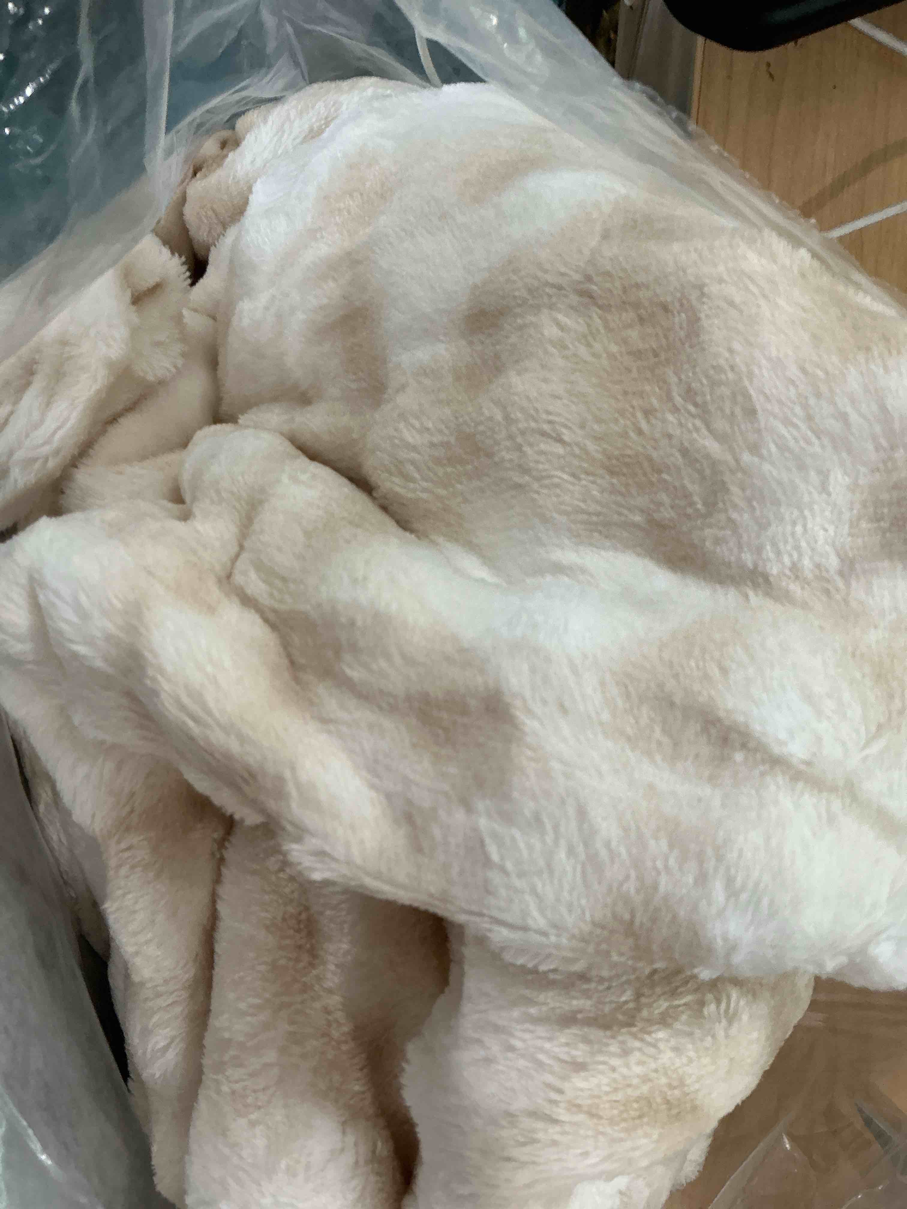 Condition photo showing New/Like New for bedelite fleece throw blanket for couch - 300gsm soft & warm fluffy cream white blanket, decorative and giftable striped blankets for women, men, 50"x60" cream throw(50"x60")