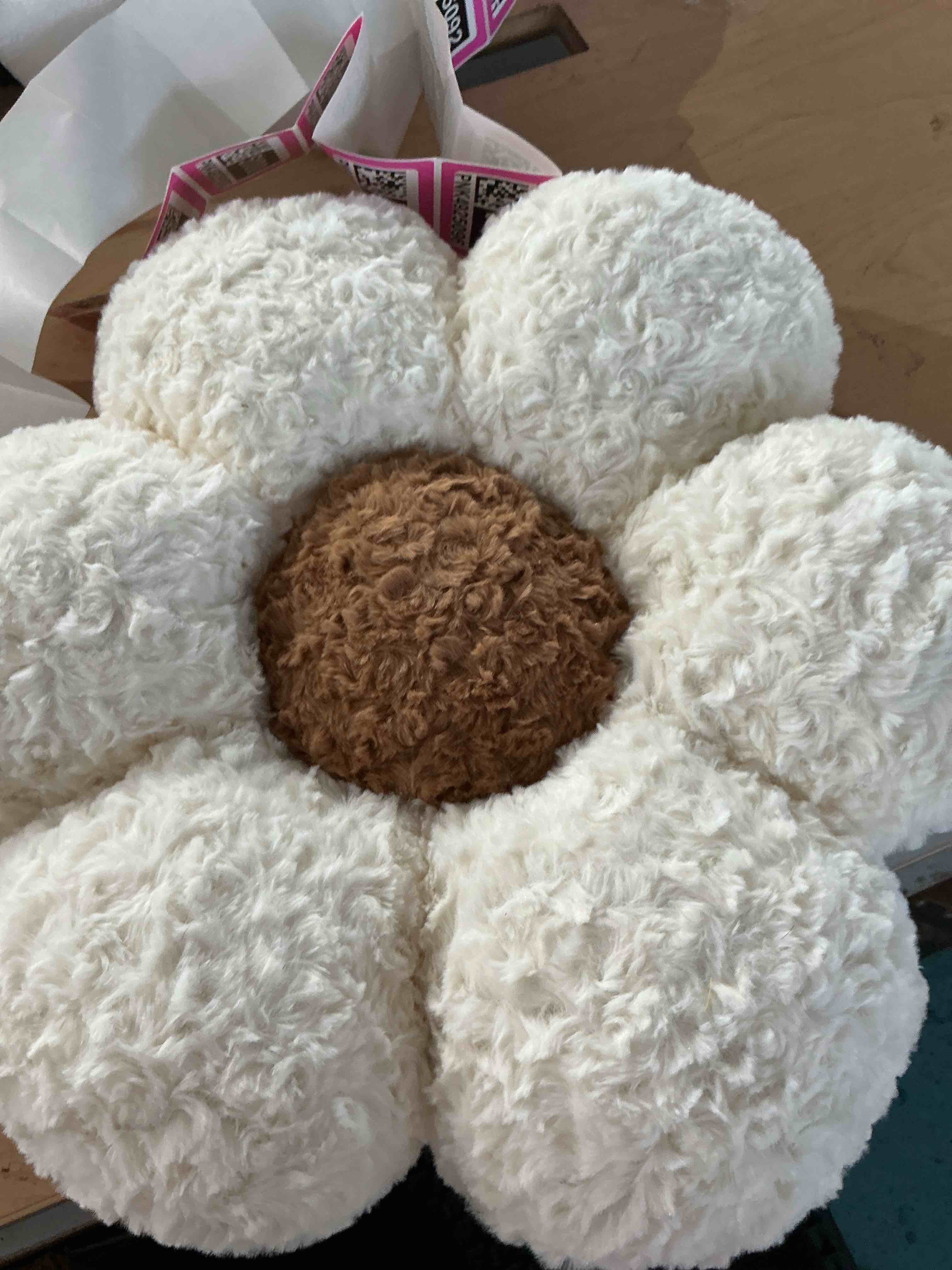 Condition photo showing New/Like New for sioloc flower shaped floor pillow - cute aesthetic plush cushion for home decor, bed, sofa, couch - white, 19.7"